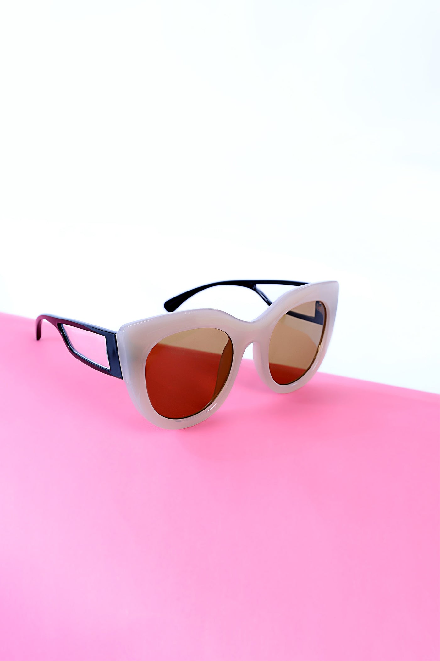 Vintage Oval Sunglasses | ASG-W23-9