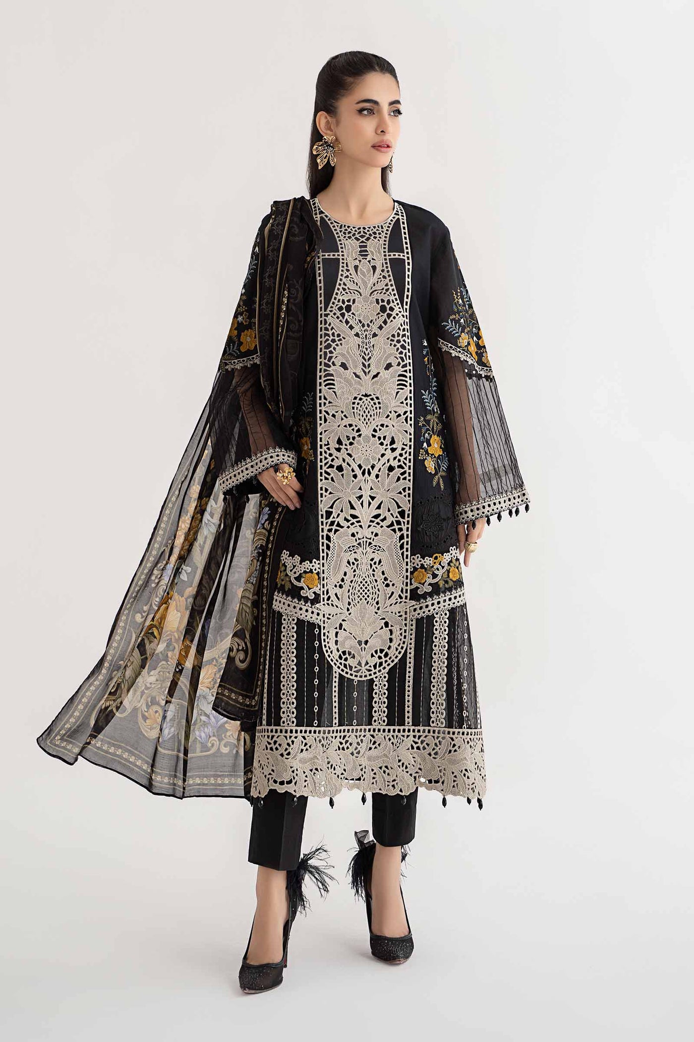 3 PIECE EMBROIDERED LAWN SUIT | DS-2415-B