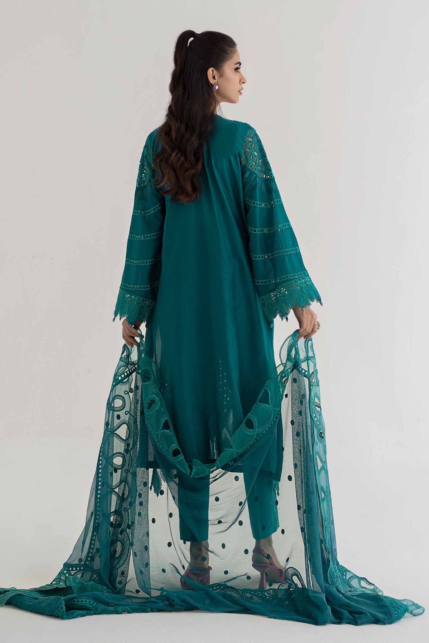 3 PIECE EMBROIDERED LAWN SUIT | DS-2402-A