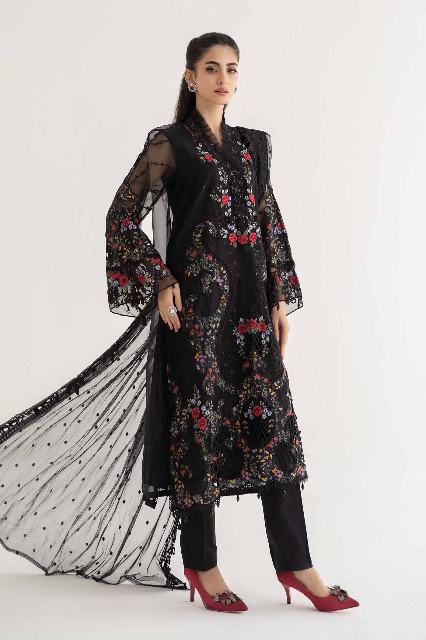 3 PIECE EMBROIDERED LAWN SUIT | DS-2405-B