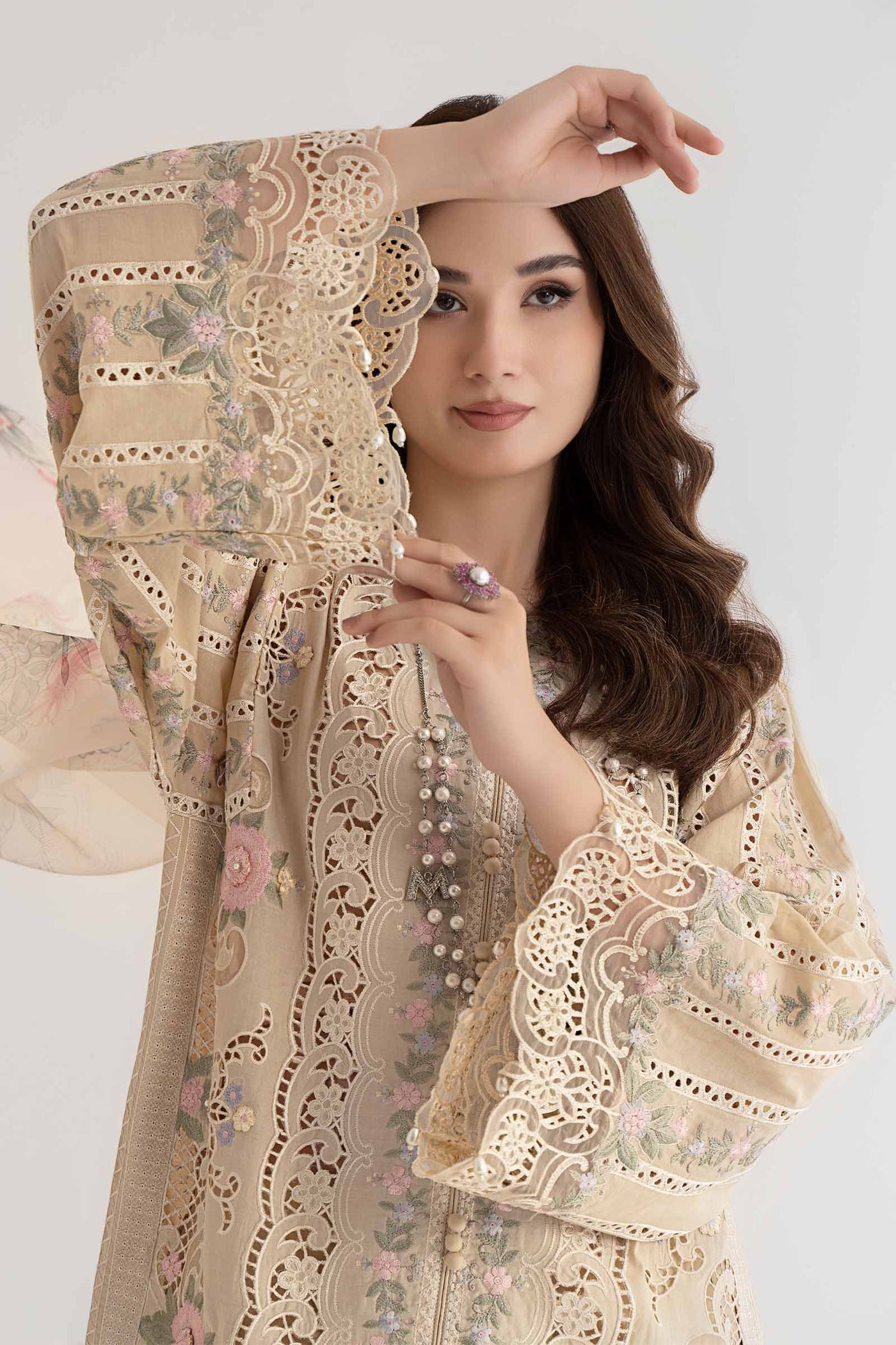 3 PIECE EMBROIDERED LAWN SUIT | DS-2406-B