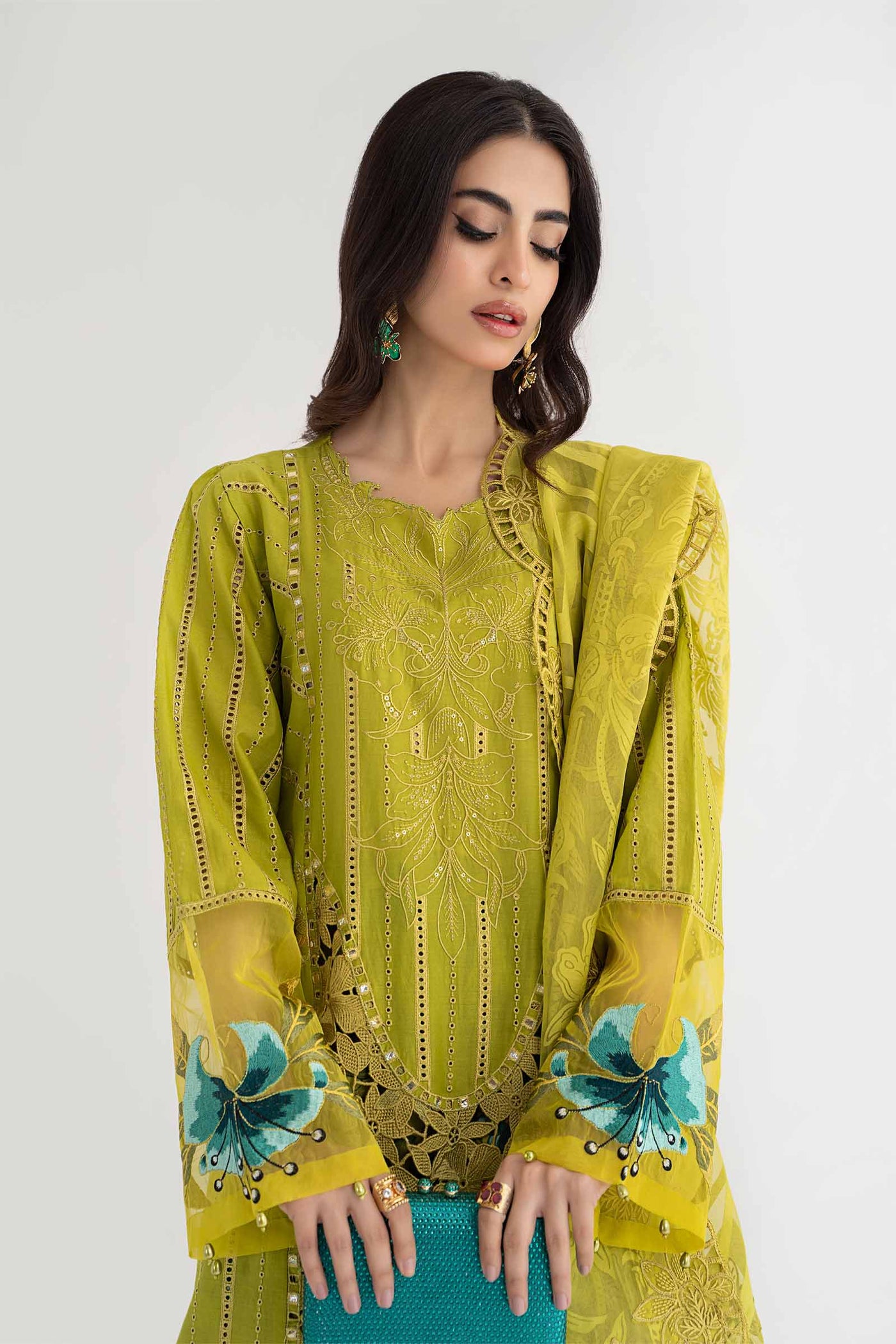 3 PIECE EMBROIDERED LAWN SUIT | DS-2408-A