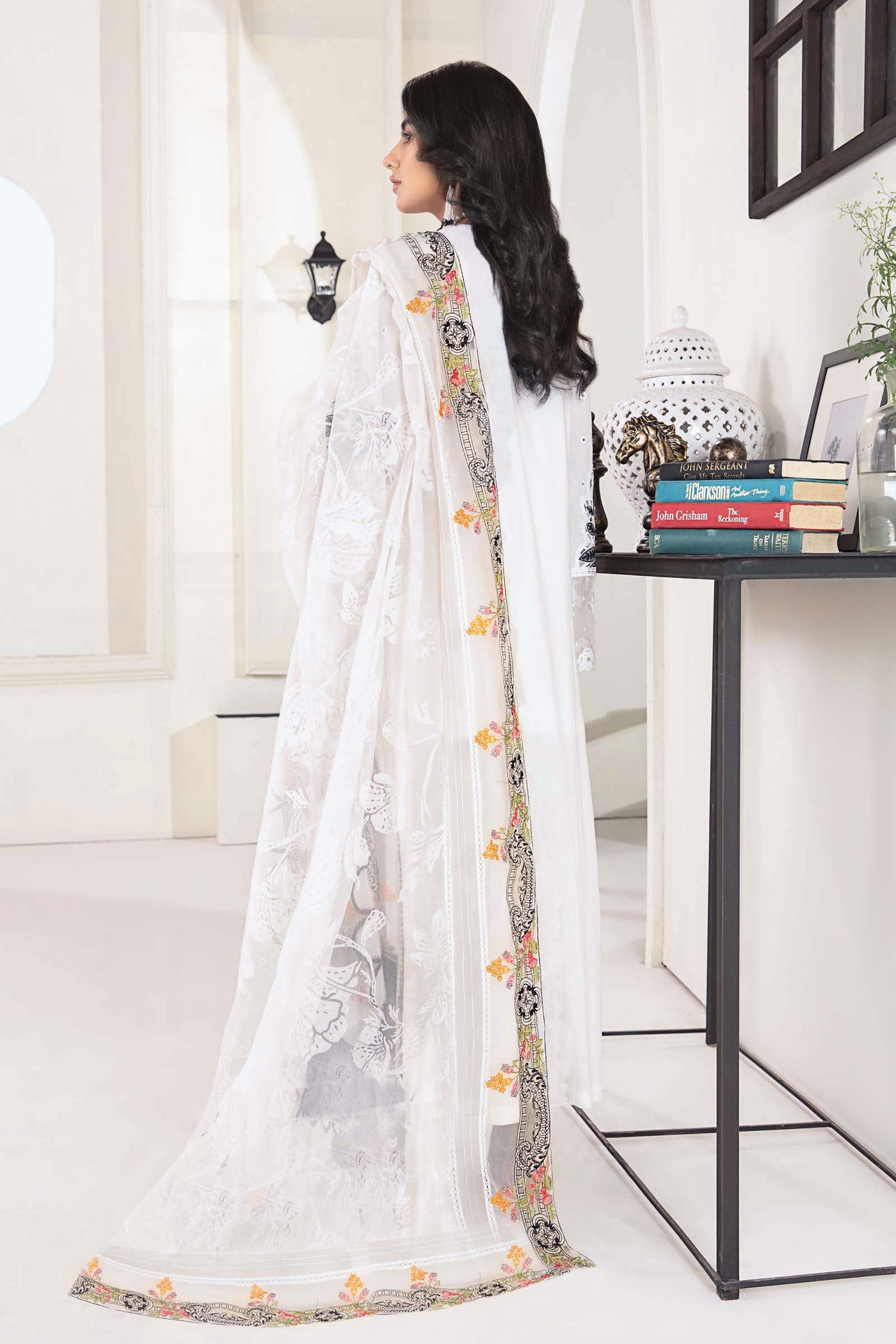 3 PIECE EMBROIDERED LAWN SUIT | DW-EF24-74