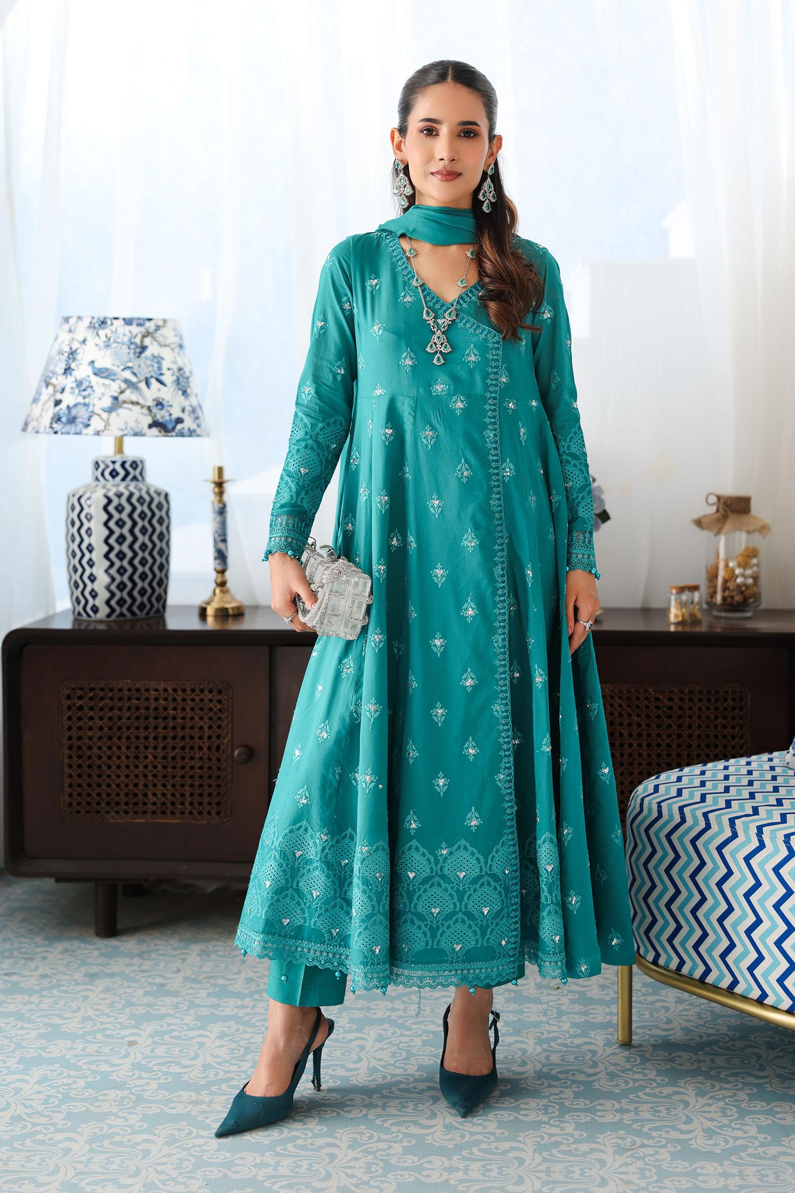 Maria b 3pcs lawn suit main image 1