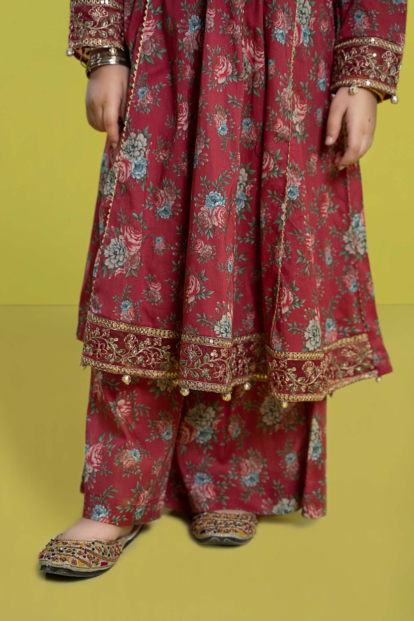3 PIECE EMBROIDERED LAWN SUIT | MKD-EF24-32
