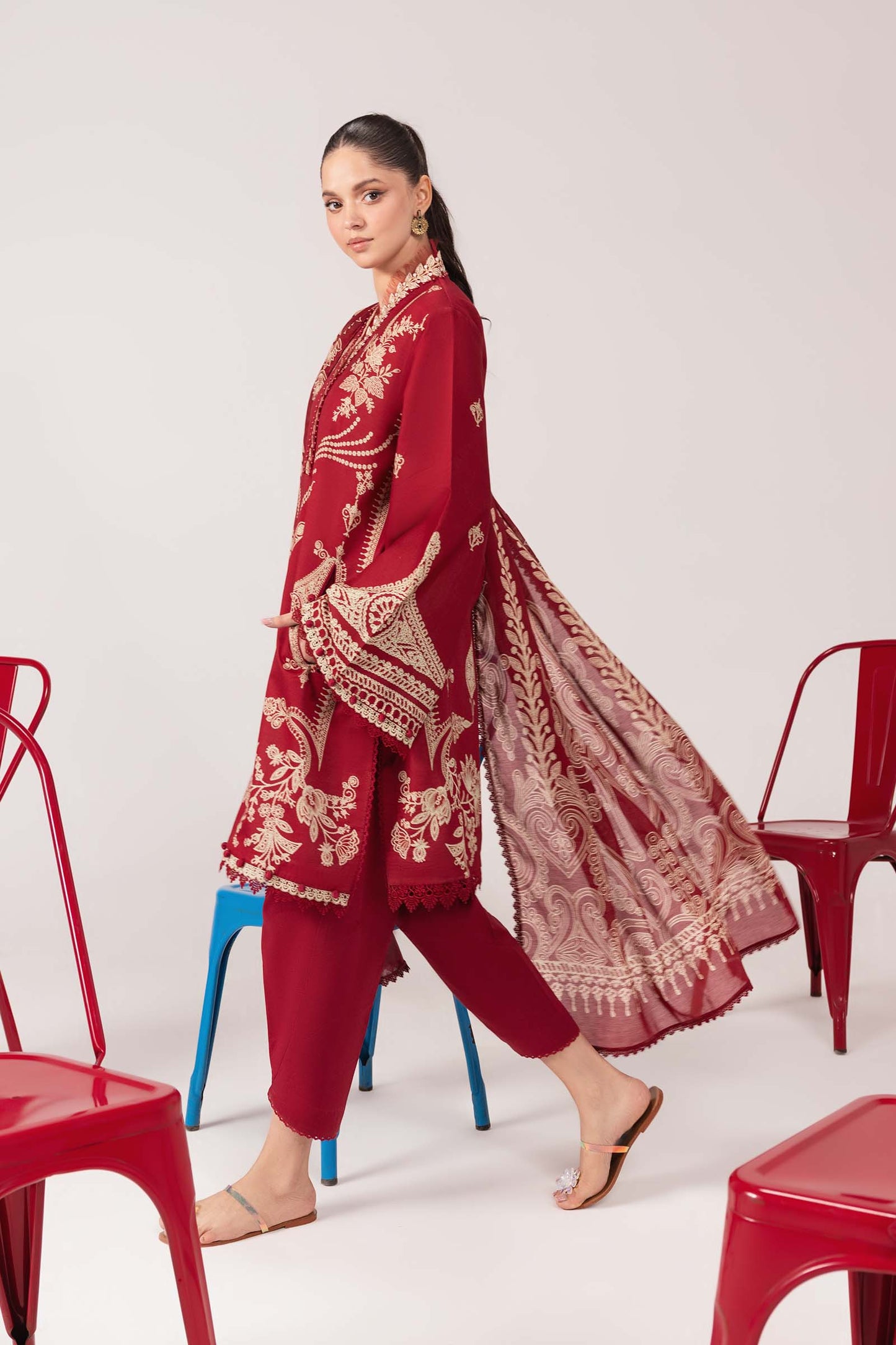 3 Pc Unstitched Embroidered Lawn Suit