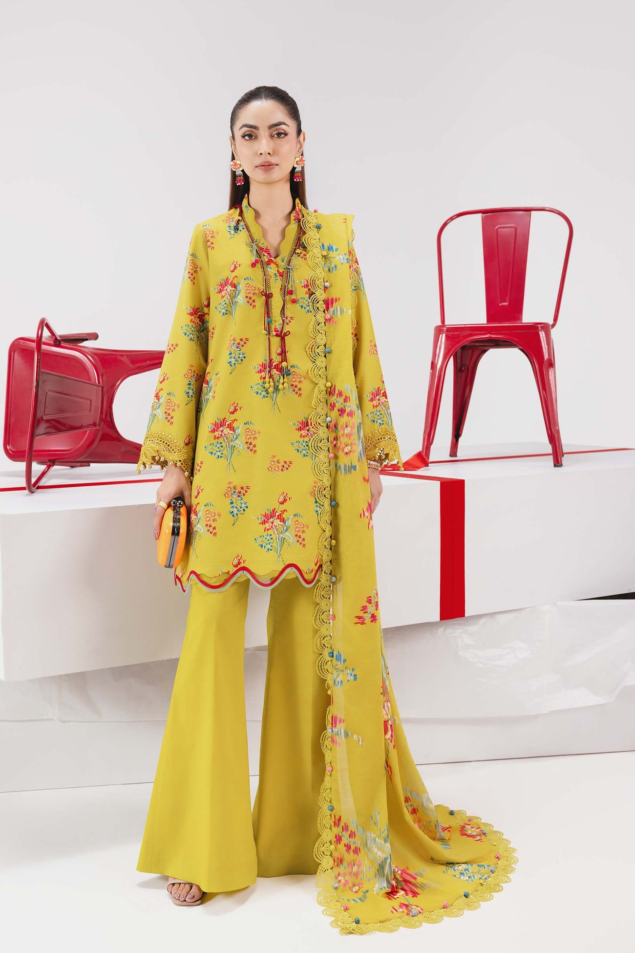3 Pc Unstitched Embroidered Lawn Suit