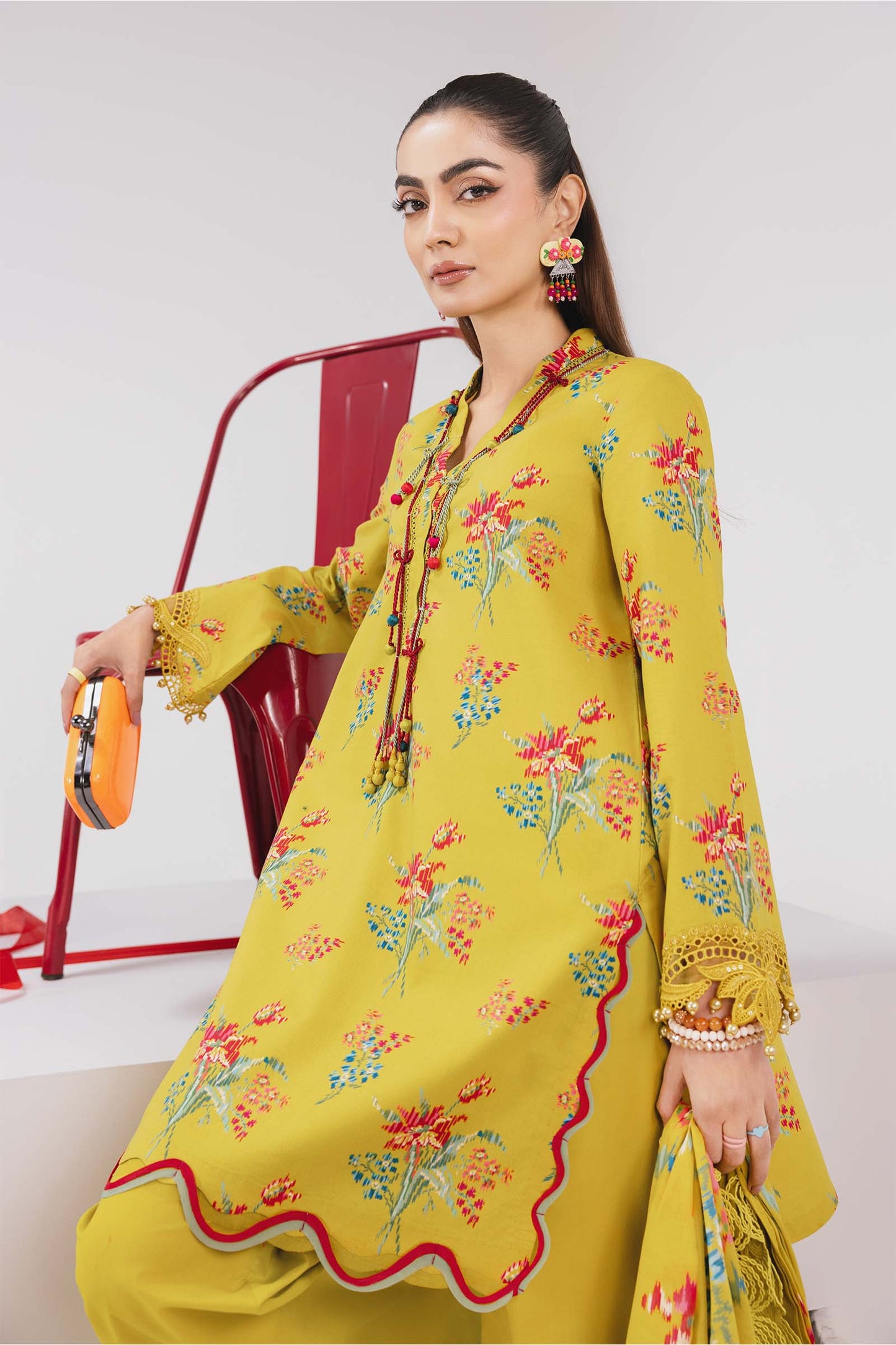 3 Pc Unstitched Embroidered Lawn Suit