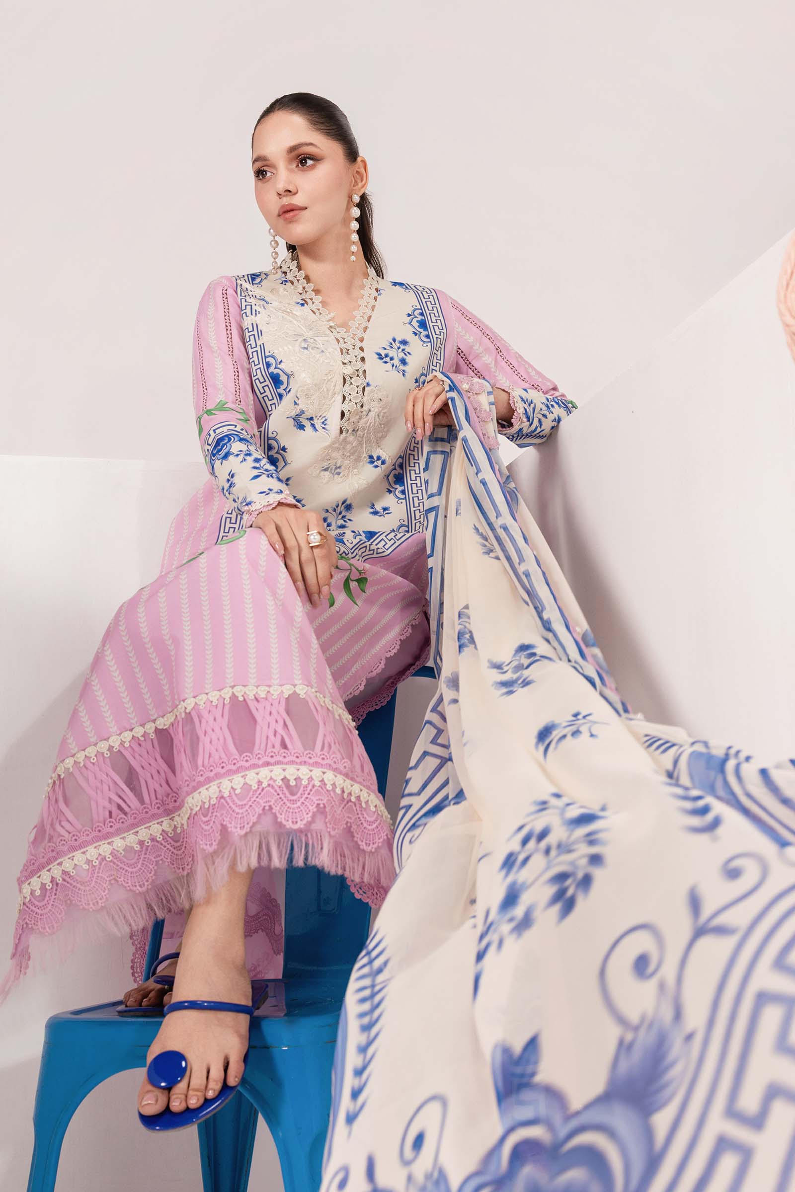 3 Pc Unstitched Embroidered Lawn Suit