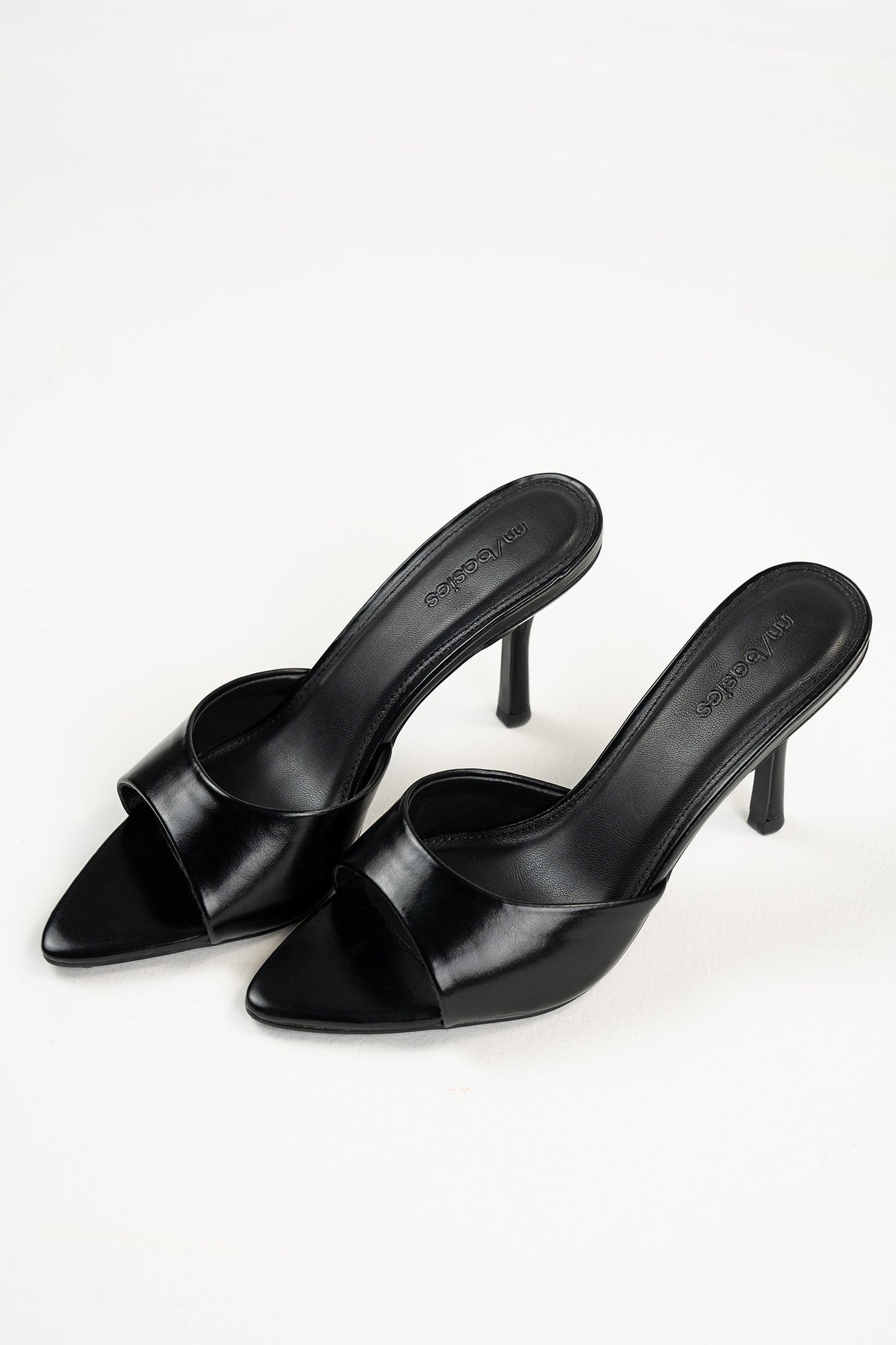 Ocon Pointed Heels
