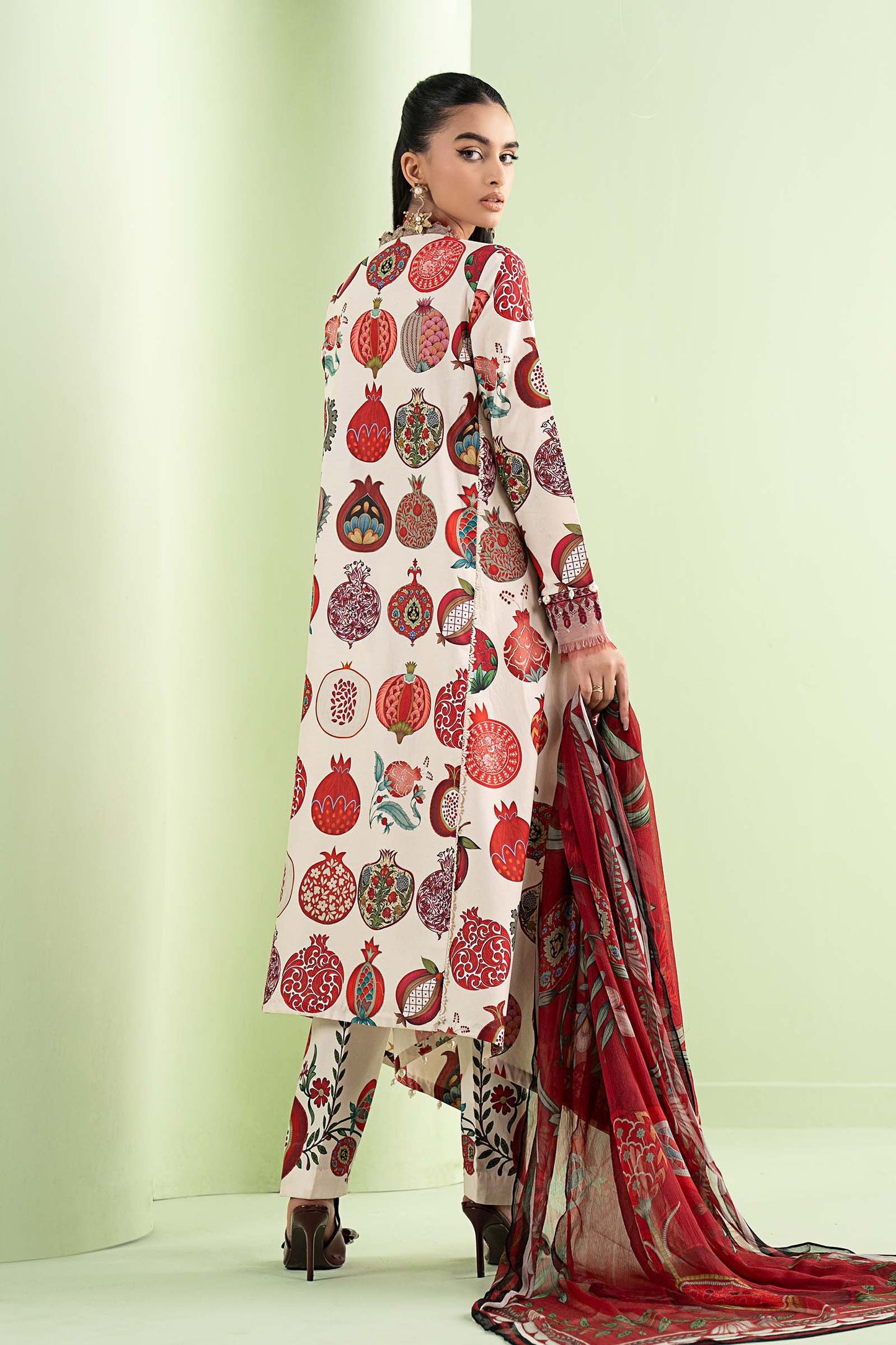 3 Piece Embroidered Lawn Suit