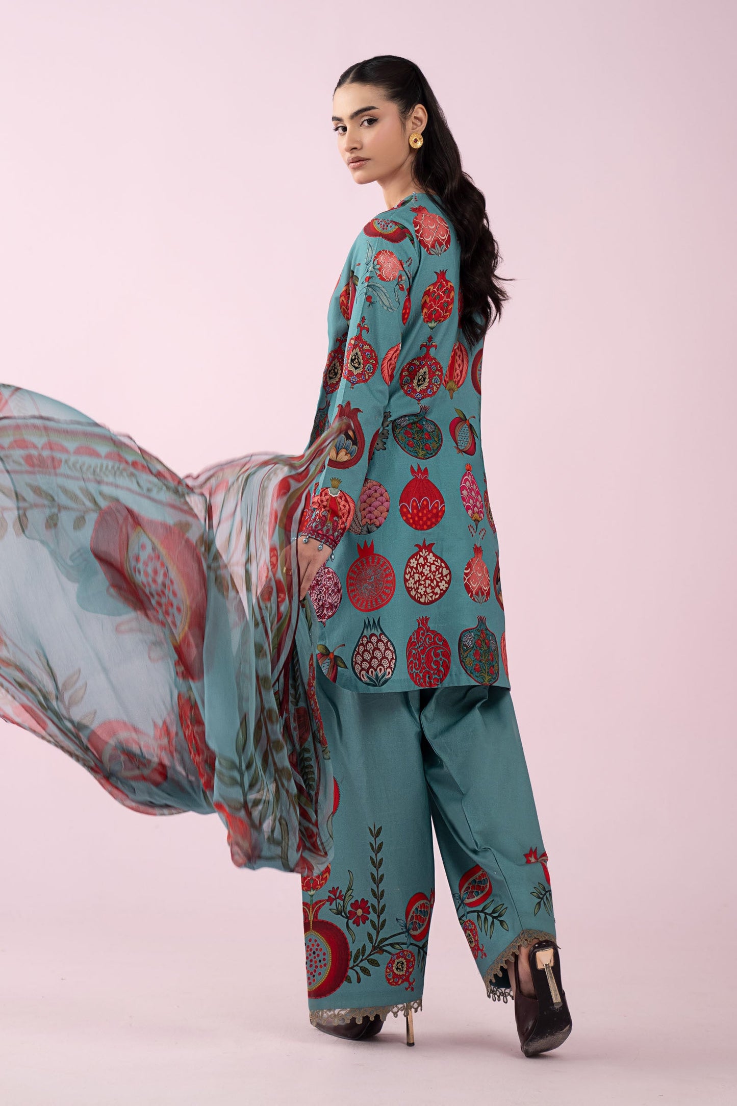 3 Piece Embroidered Lawn Suit