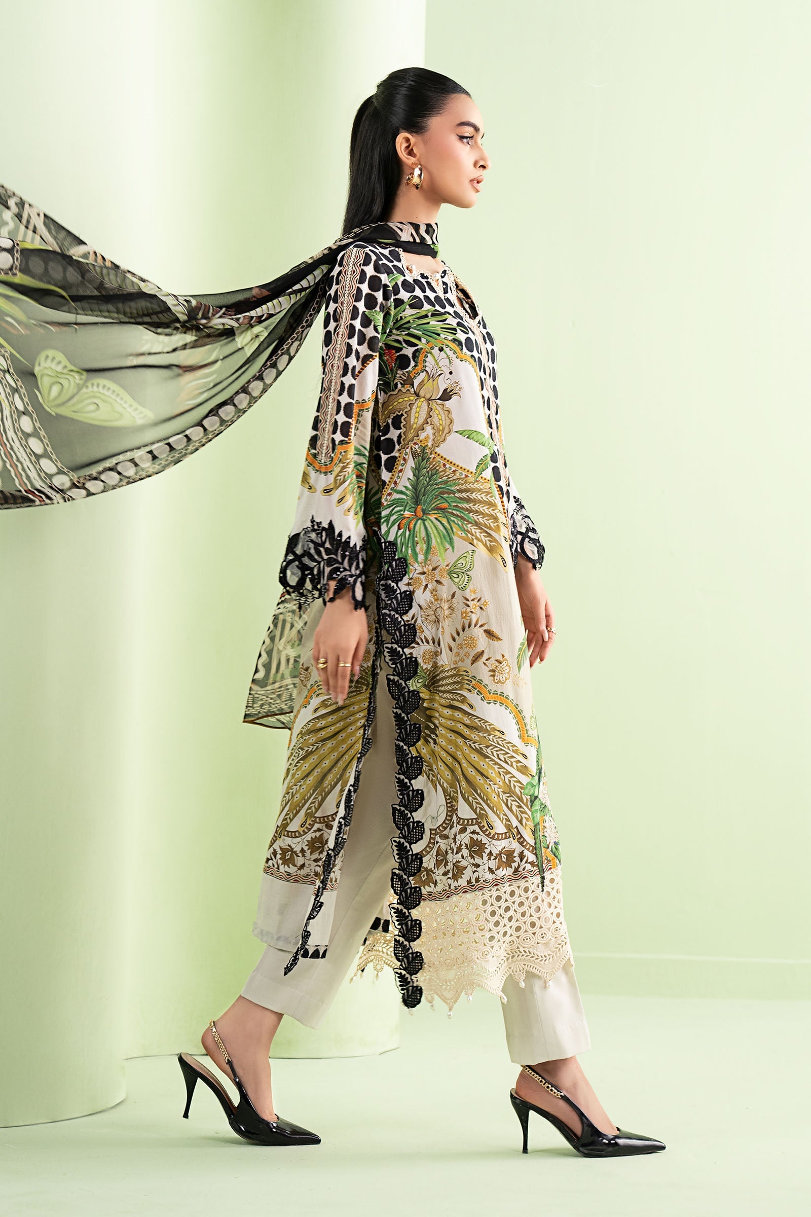 3 Piece Embroidered Lawn Suit