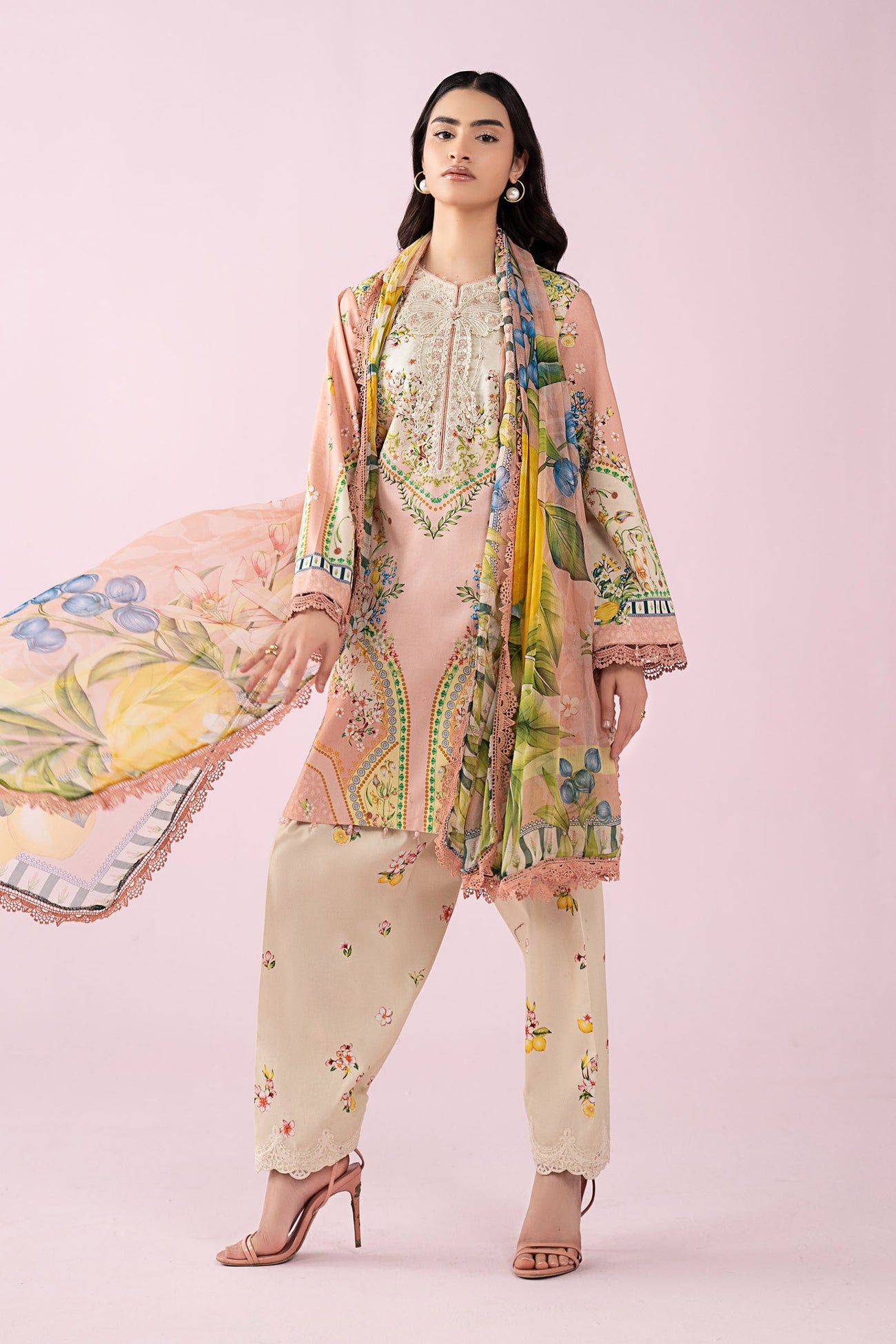 lawn dress stitch design Lawn kurta designs women