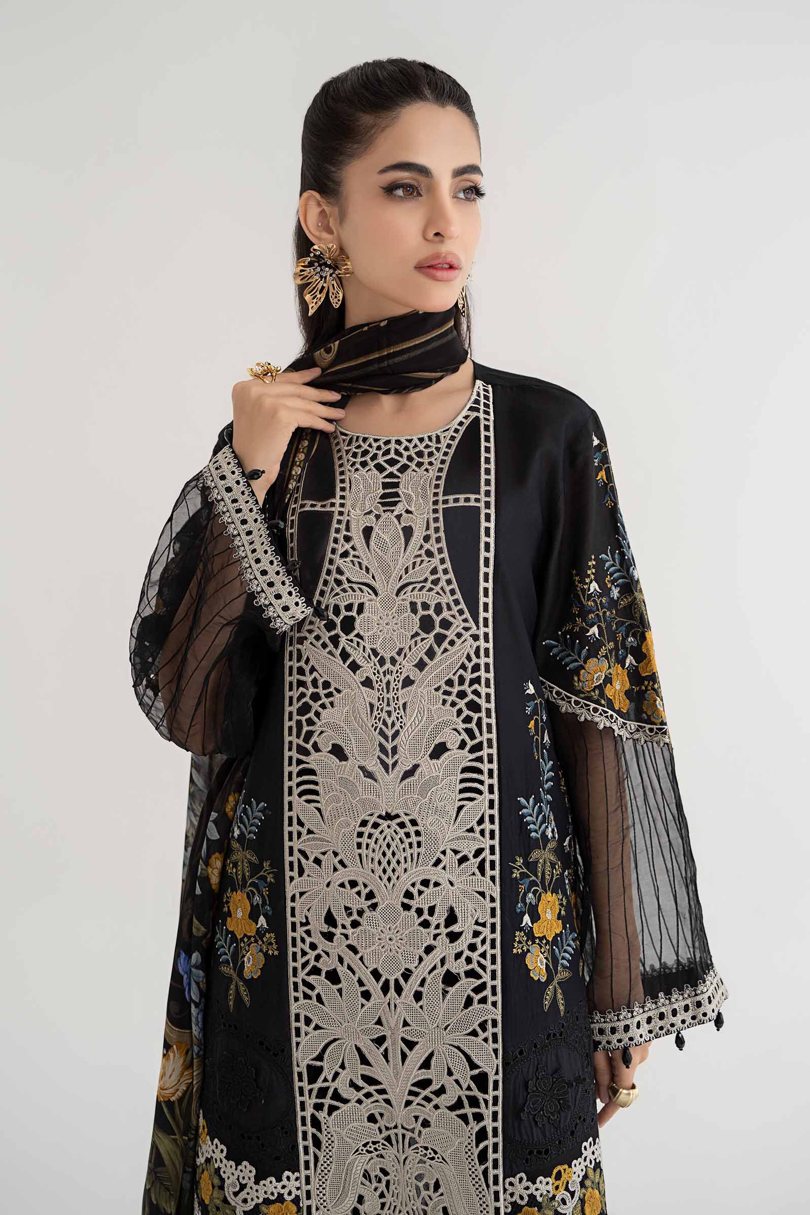 3 Piece Embroidered Lawn Suit | DS-2415-B
