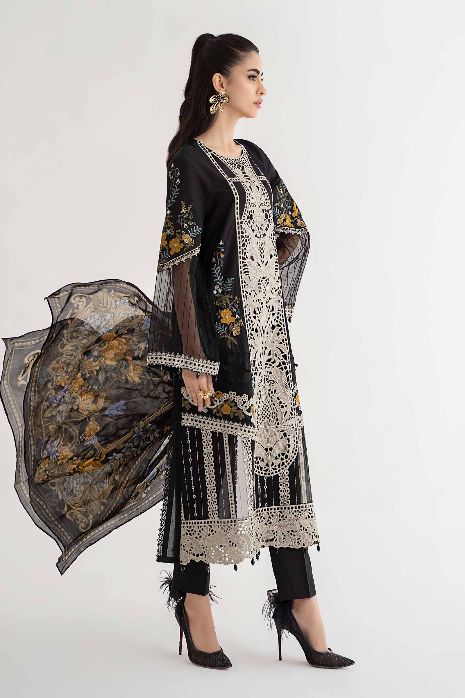 3 Piece Embroidered Lawn Suit | DS-2415-B