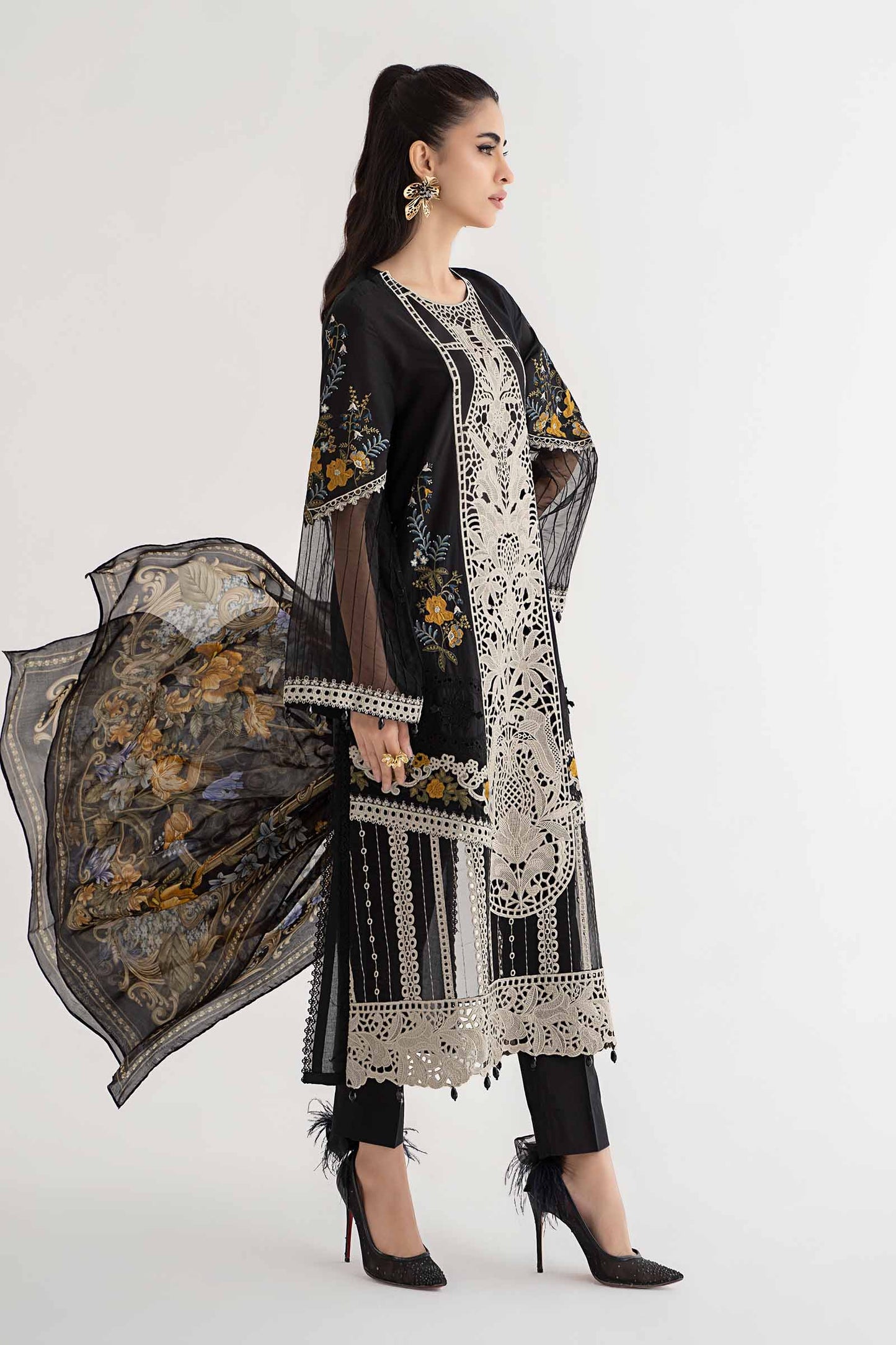 3 Piece Embroidered Lawn Suit | DS-2415-B