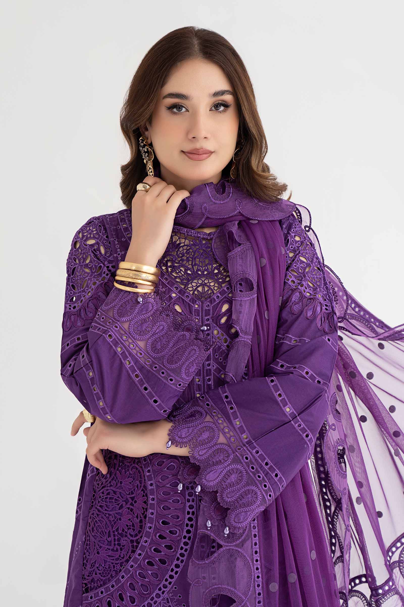 3 Piece Embroidered Lawn Suit | DS-2402-B