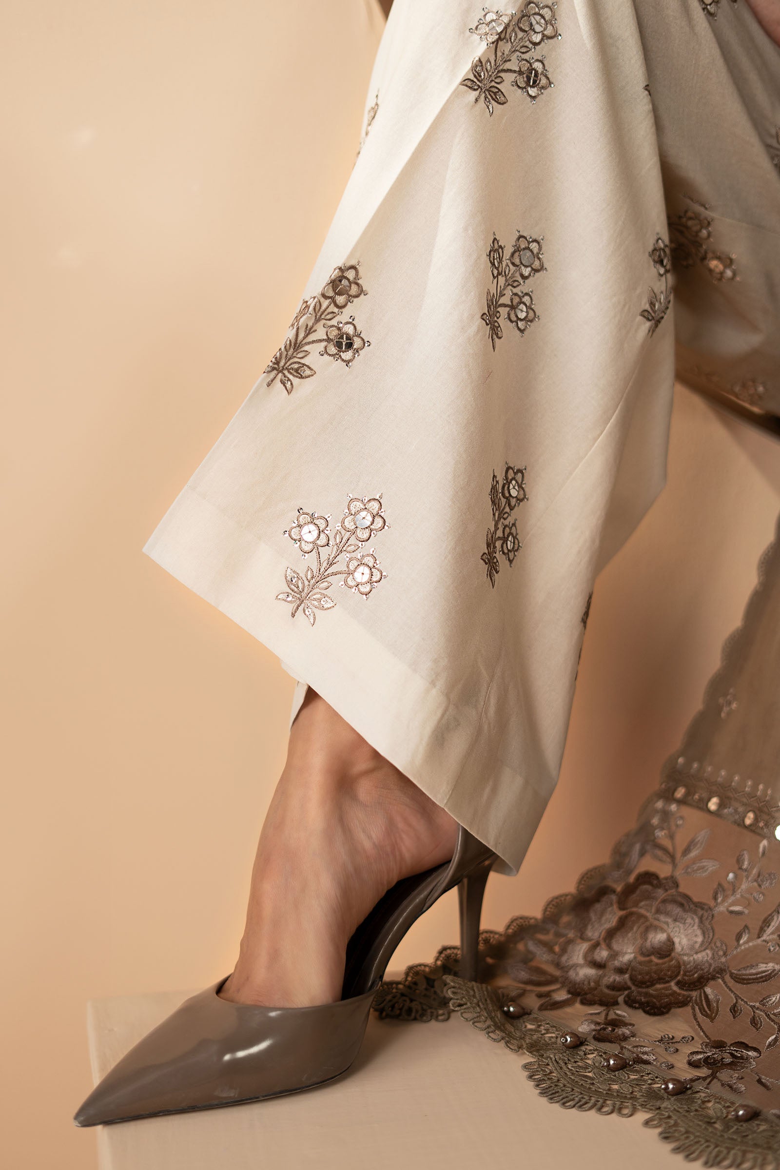 3 Piece Embroidered Jacquard Lawn Suit