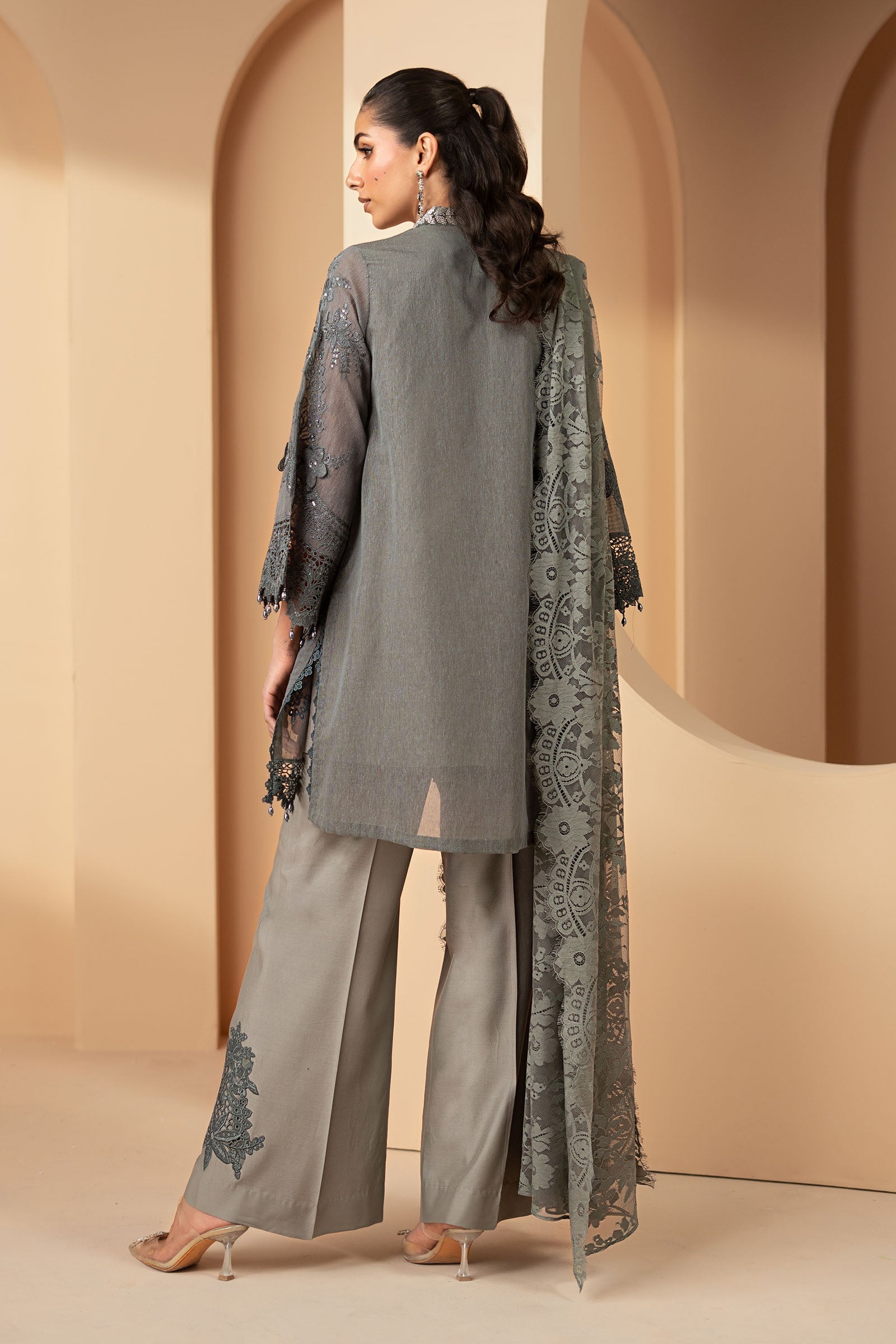 3 Piece Embroidered Lawn Karandi Suit