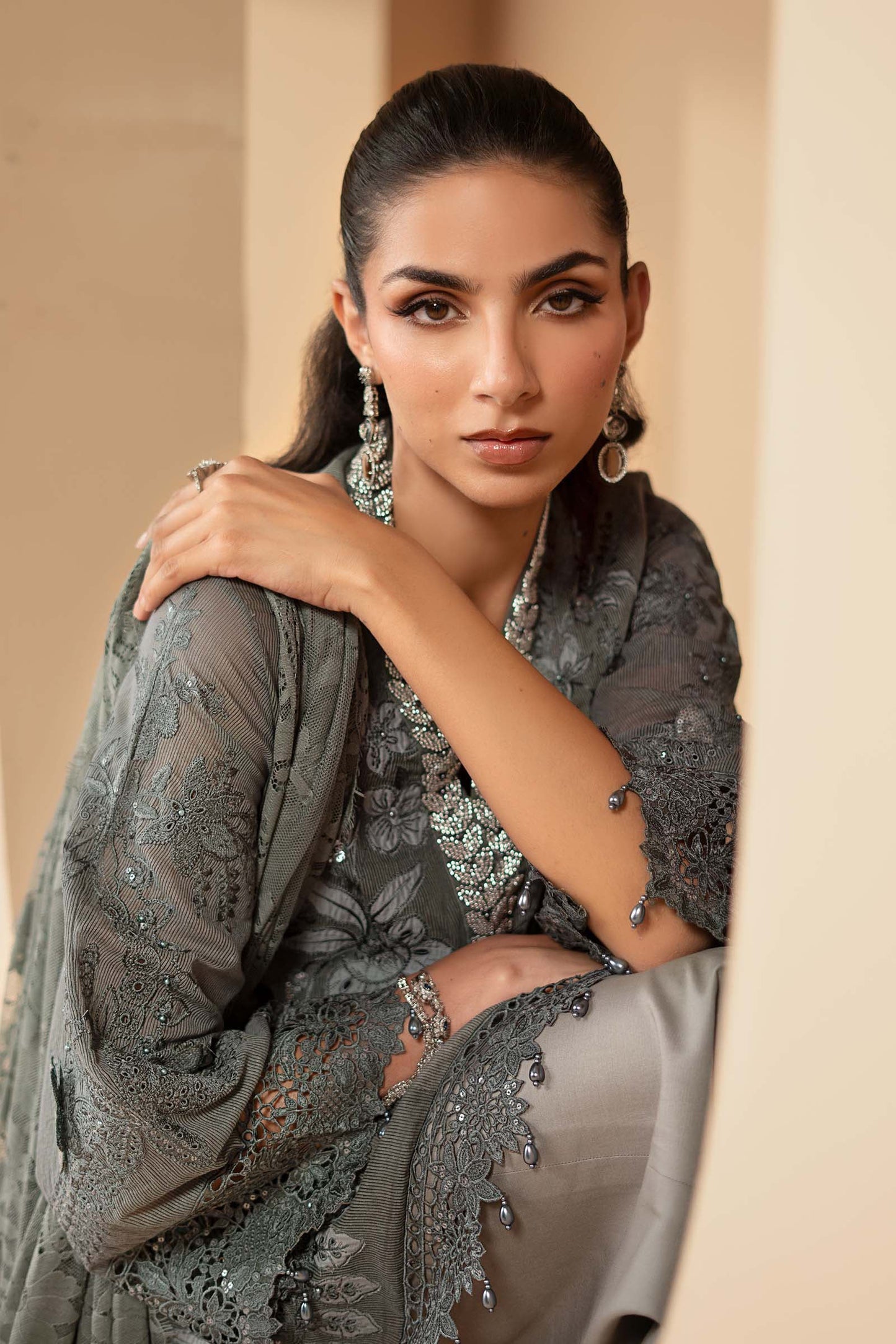 3 Piece Embroidered Lawn Karandi Suit