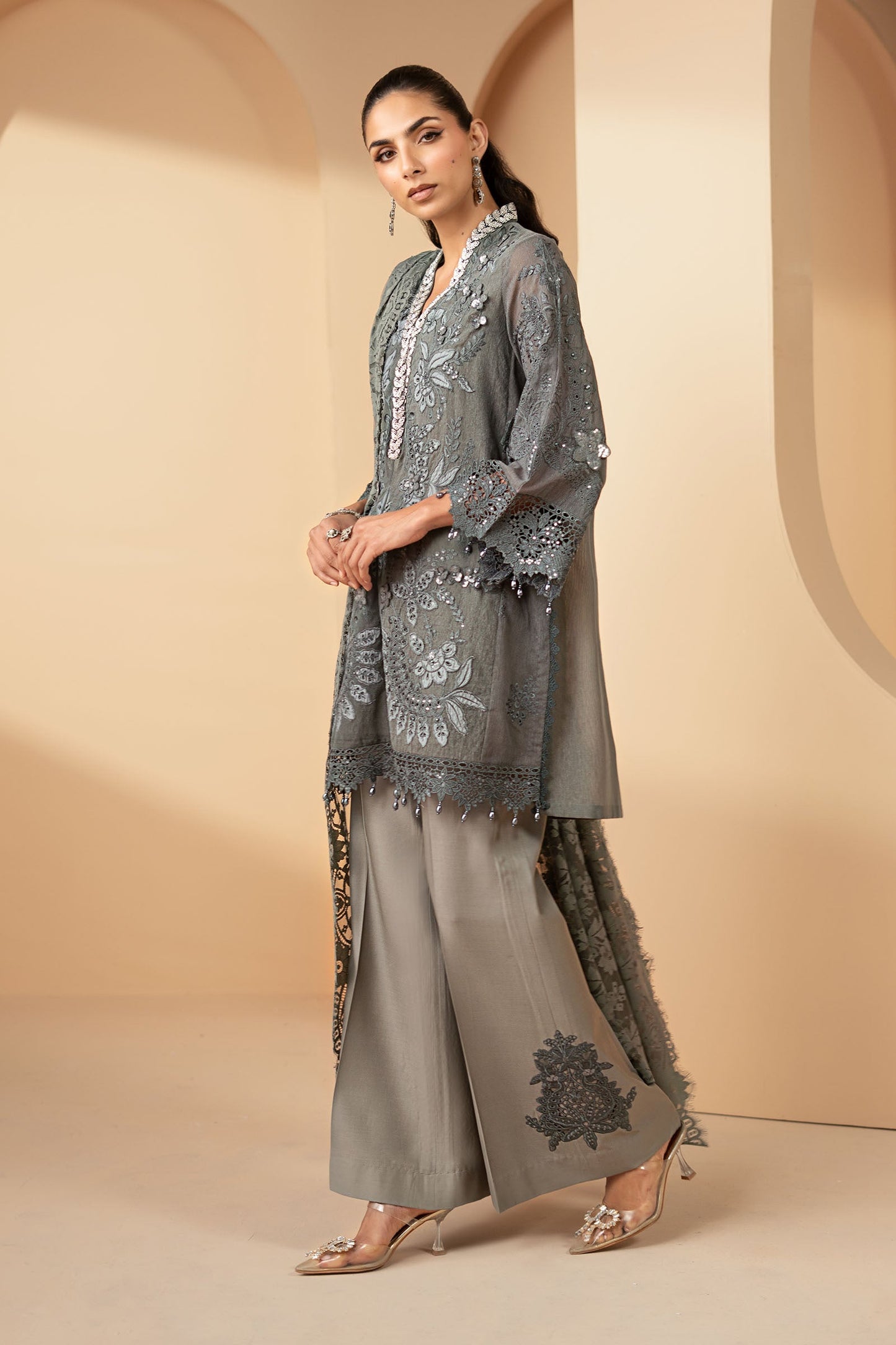 3 Piece Embroidered Lawn Karandi Suit