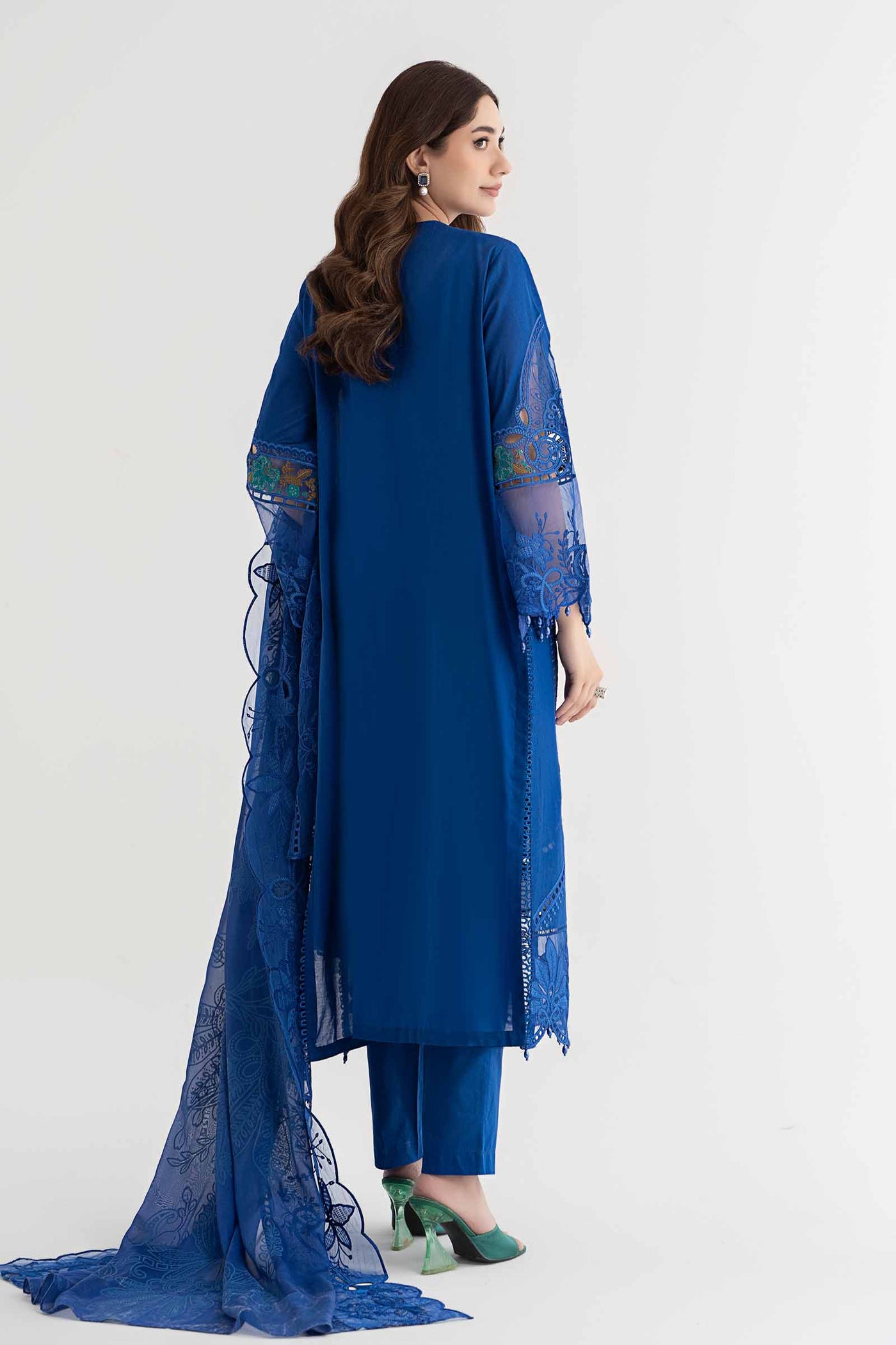 3 PIECE EMBROIDERED LAWN SUIT | DS-2404-B