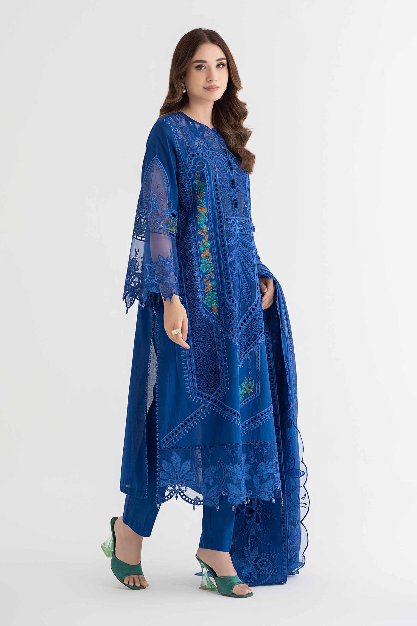 3 PIECE EMBROIDERED LAWN SUIT | DS-2404-B