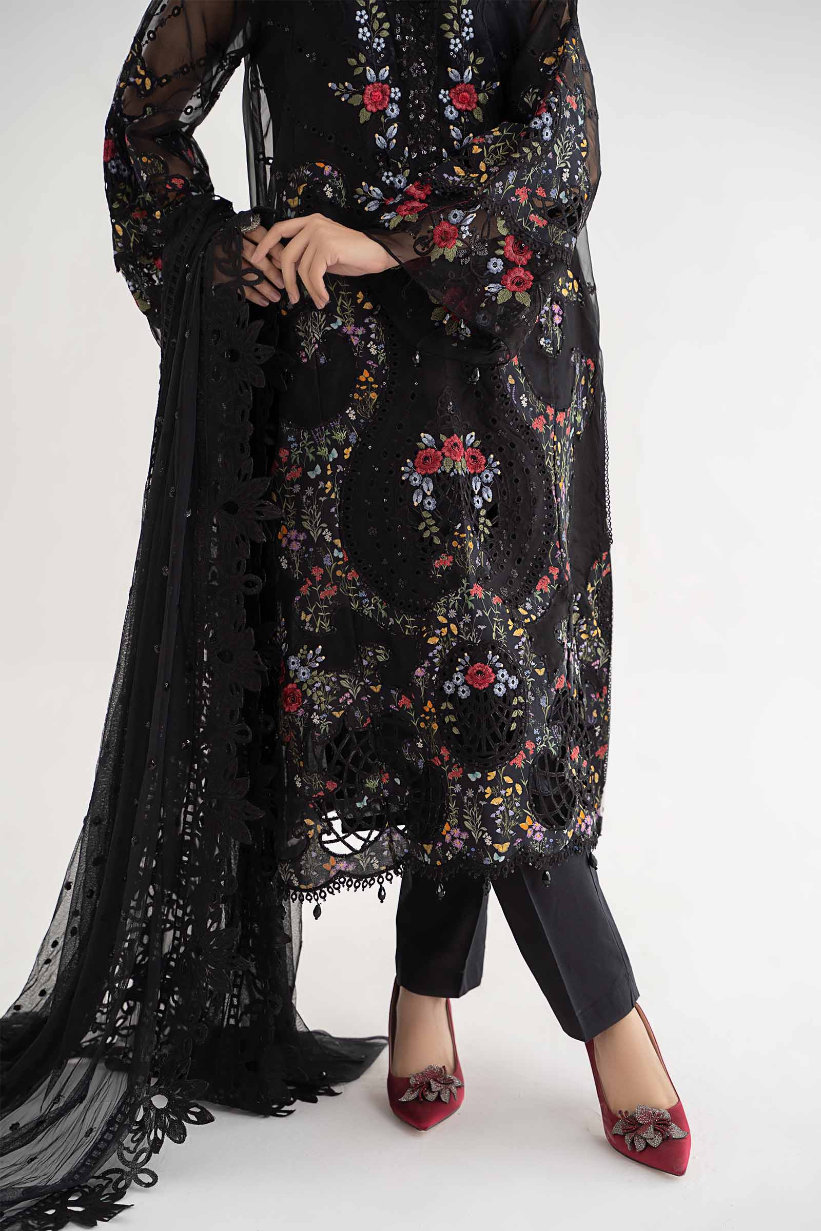 3 Piece Embroidered Lawn Suit | DS-2405-B