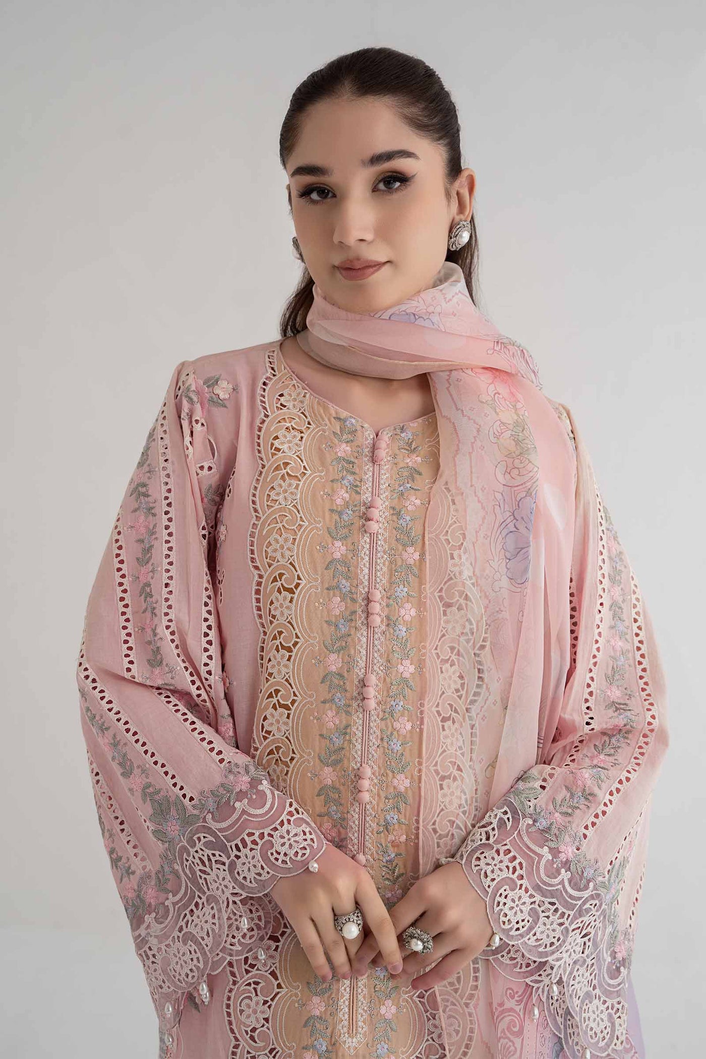 3 PIECE EMBROIDERED LAWN SUIT | DS-2406-A