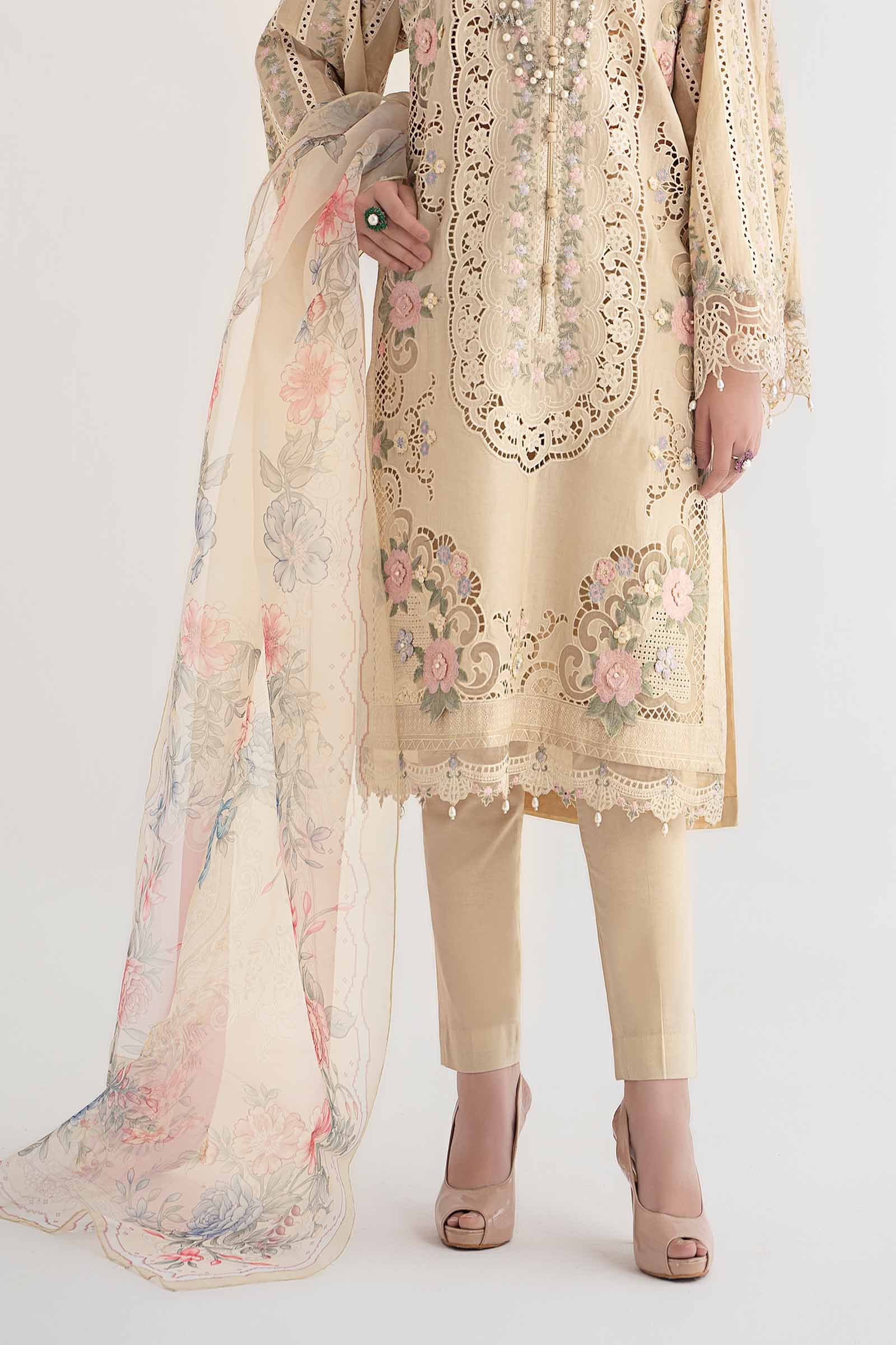 3 Piece Embroidered Lawn Suit | DS-2406-B