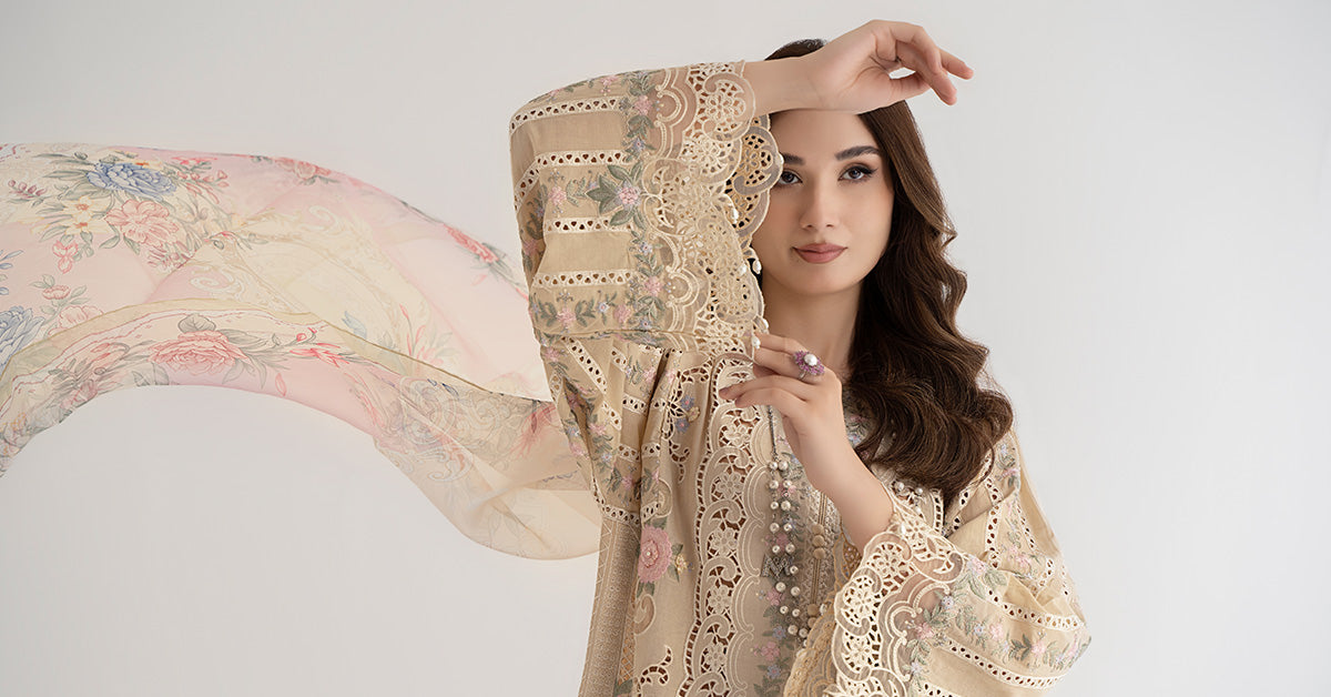 3 Piece Embroidered Lawn Suit | DS-2406-B
