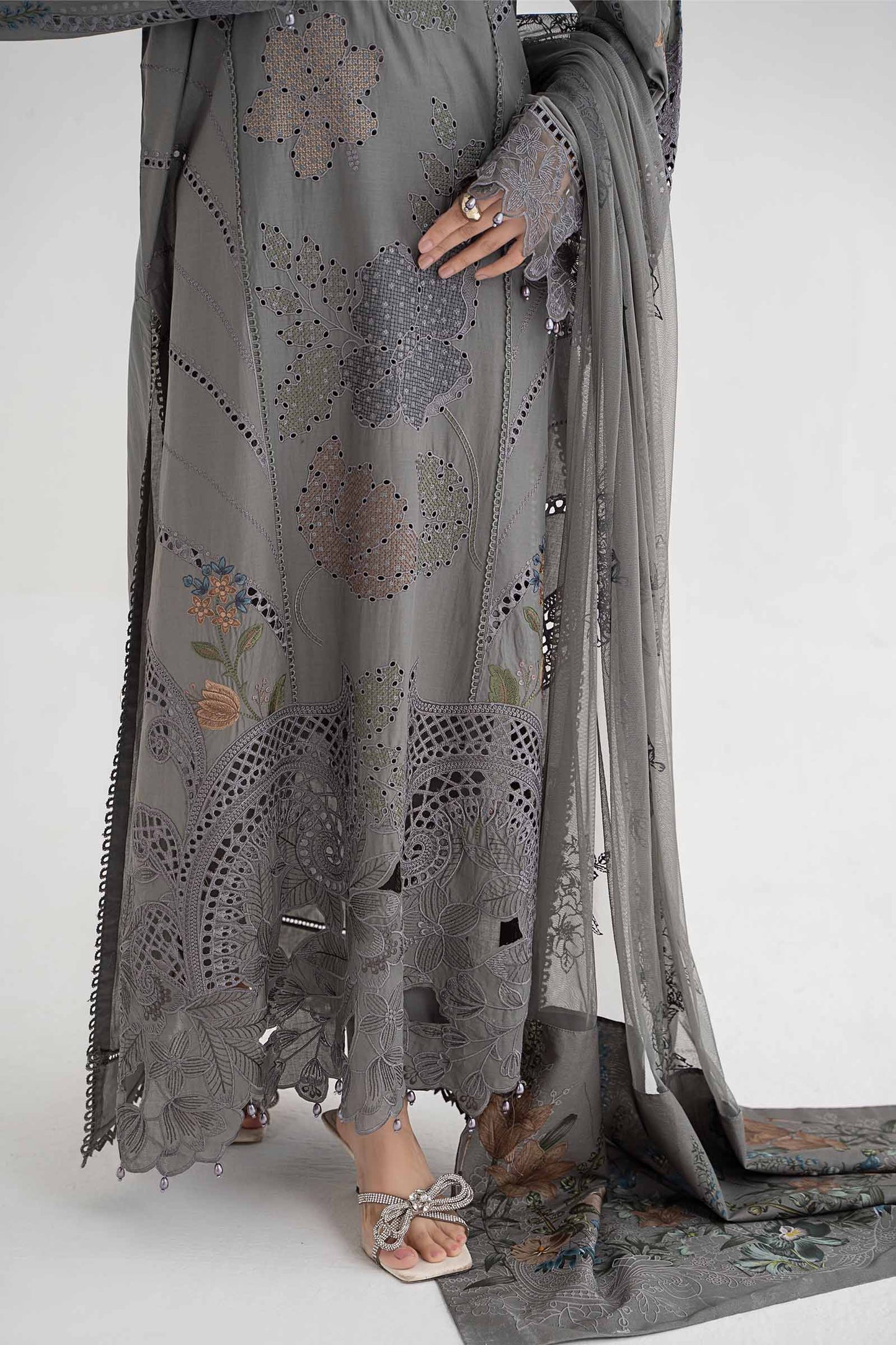 3 Piece Embroidered Lawn Suit | DS-2407-B