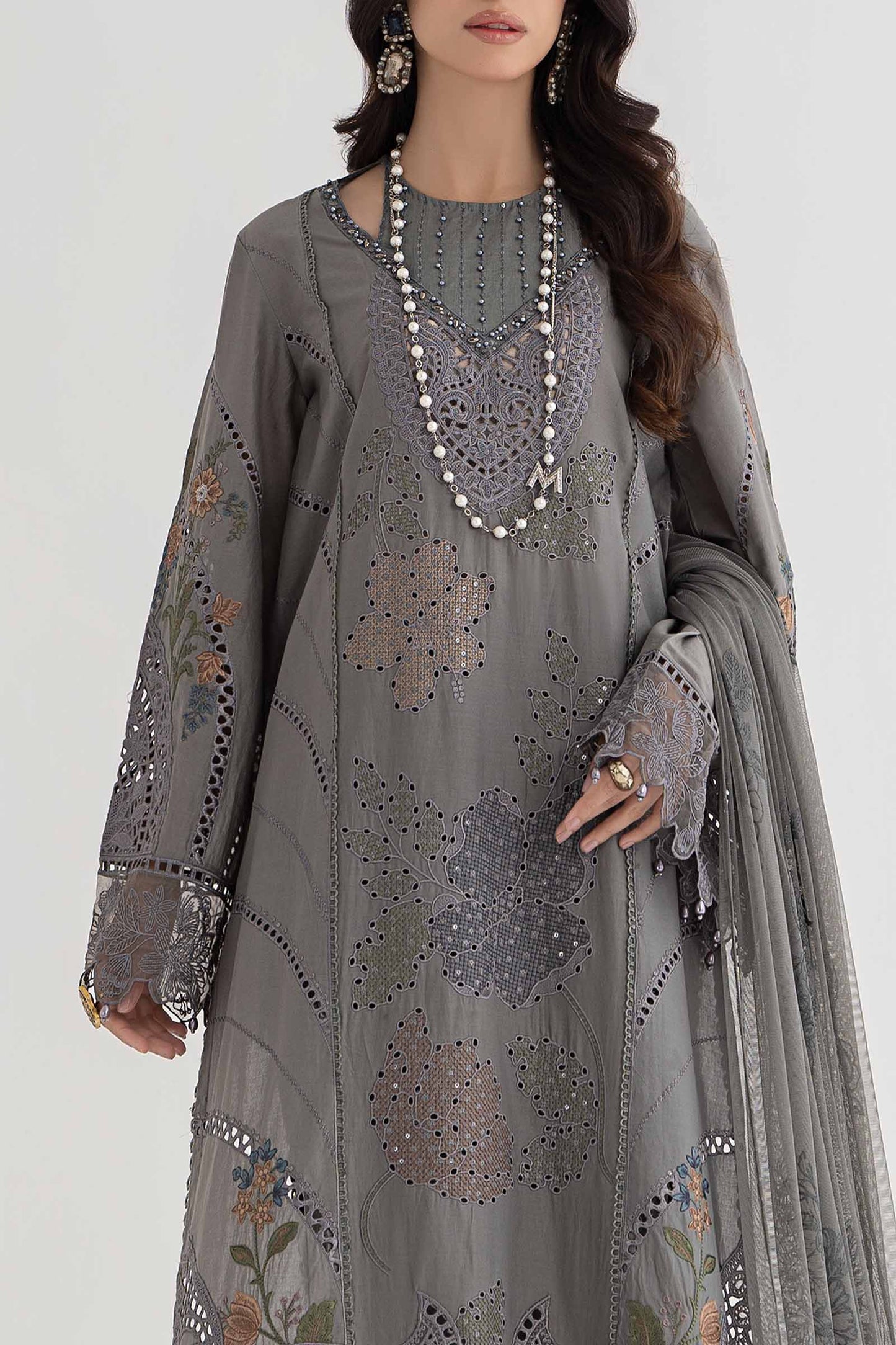 3 Piece Embroidered Lawn Suit | DS-2407-B