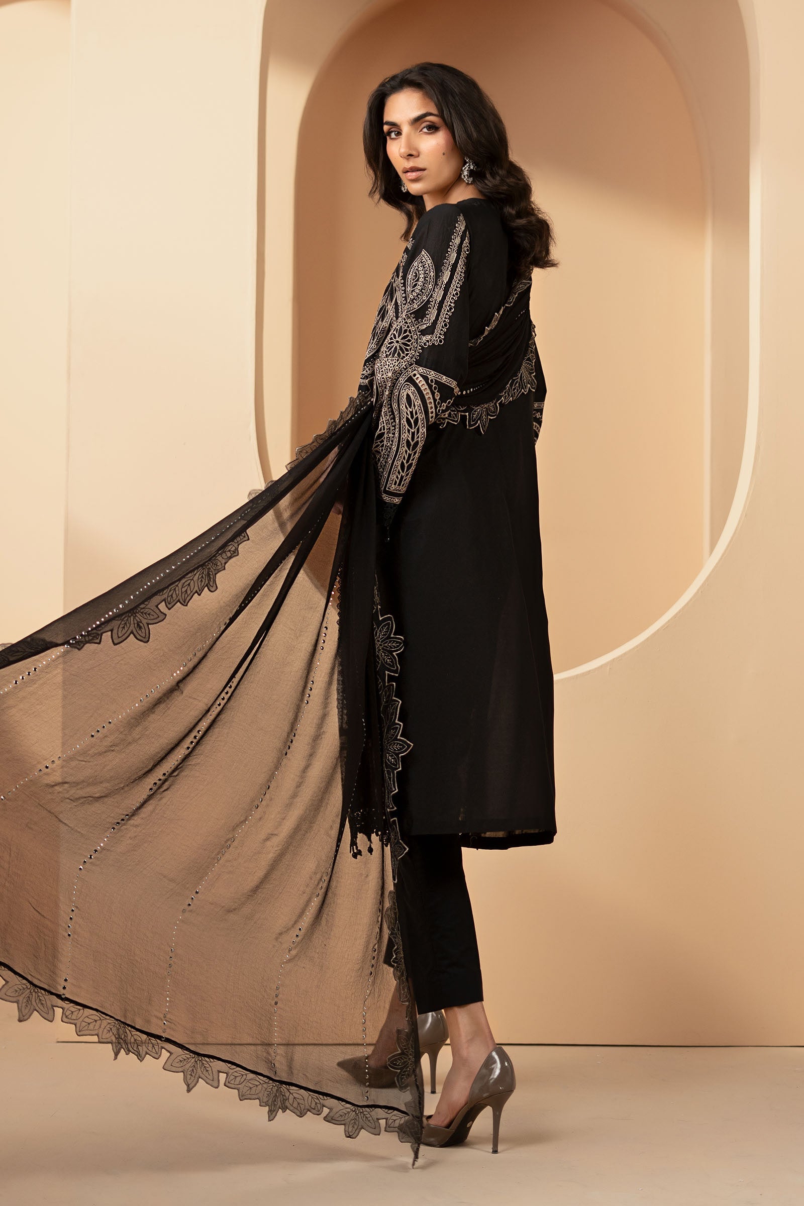 3 Piece Embroidered Lawn Suit