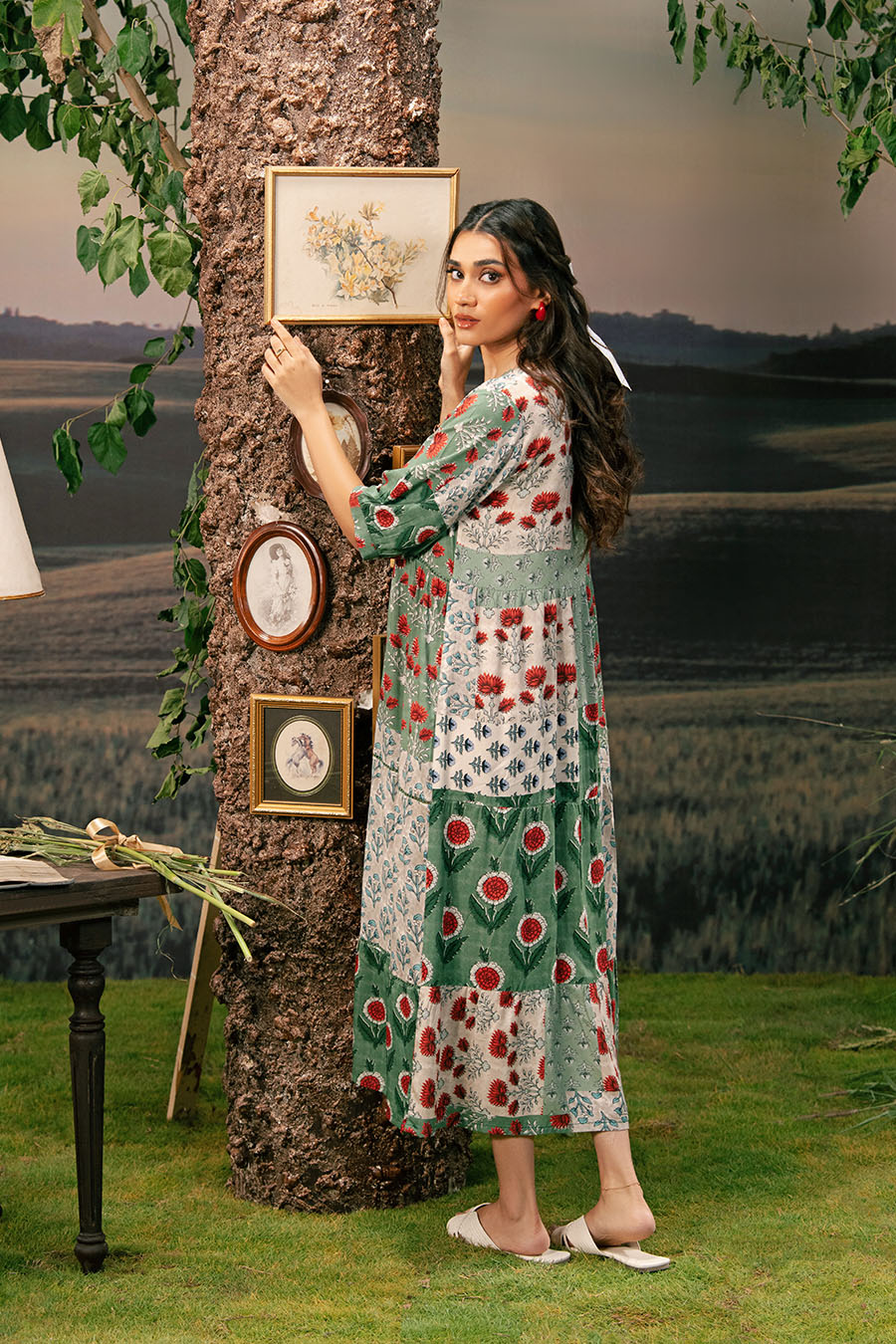 3 Pc Unstitched Embroidered Arabic Lawn Suit | MB-PFUS25-02B