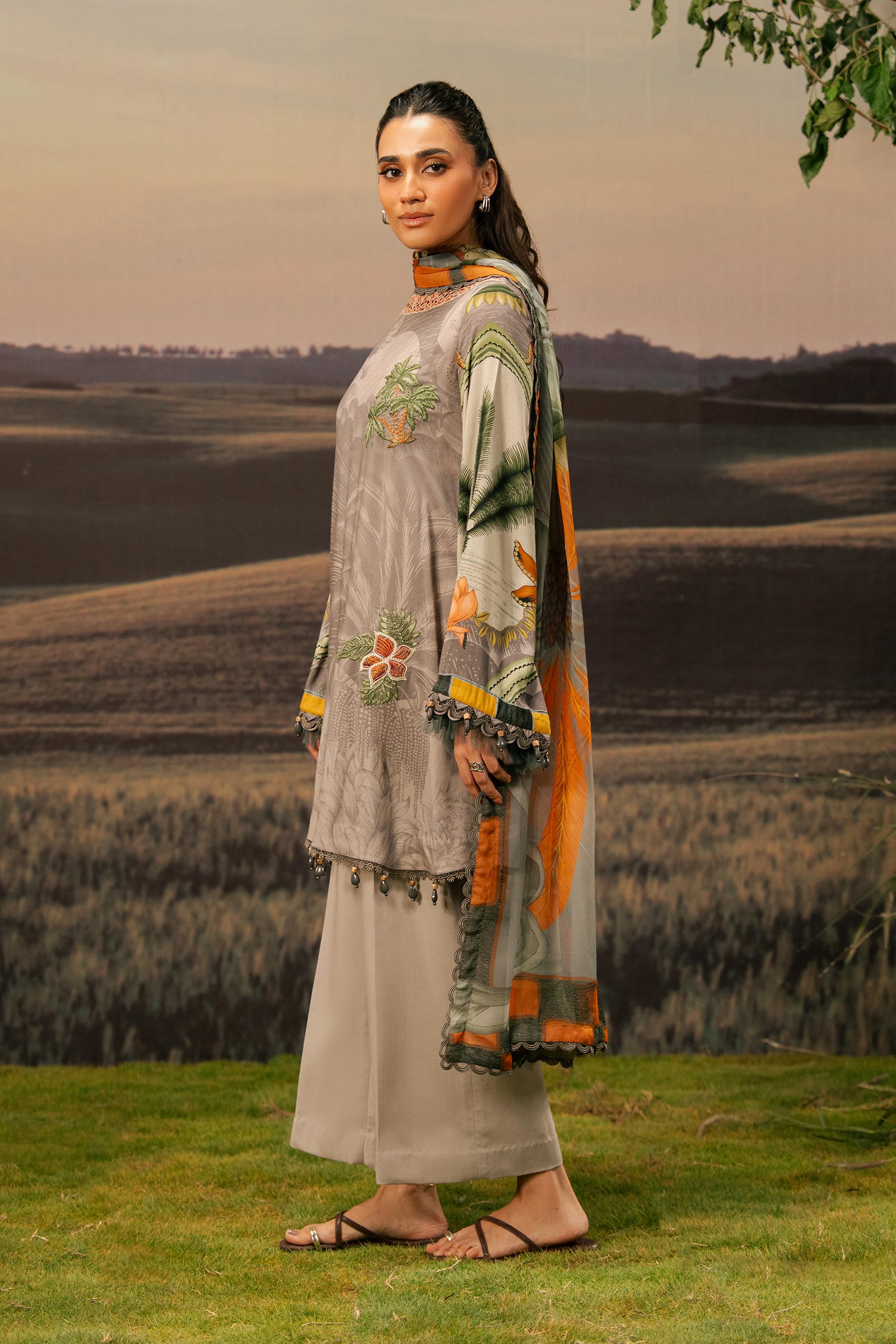 3 Pc Unstitched Embroidered Arabic Lawn Suit | MB-PFUS25-06B