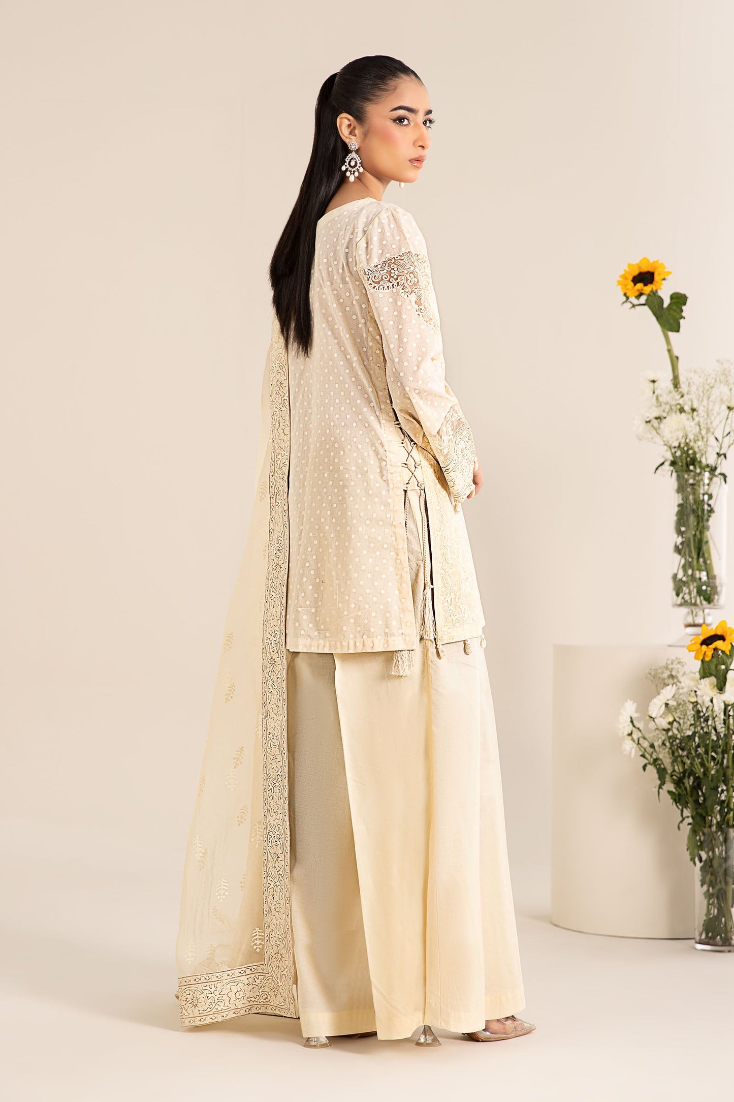3 Piece Embroidered Lawn Suit