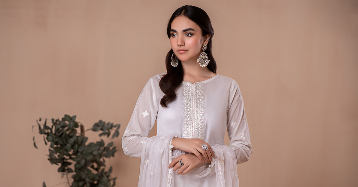 3 PIECE EMBROIDERED LAWN SUIT | DW-EA24-06