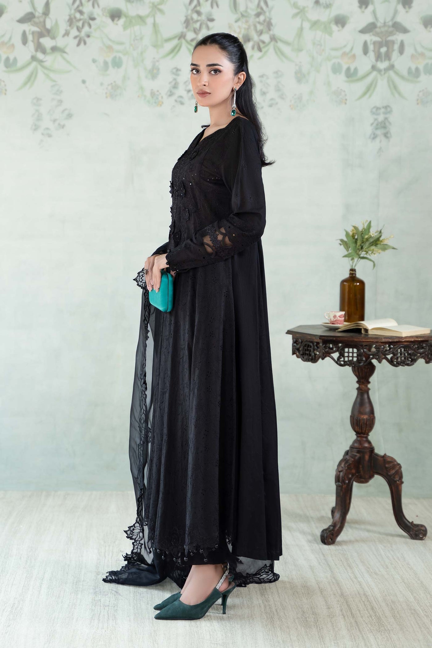 3 Piece Embroidered Lawn Suit