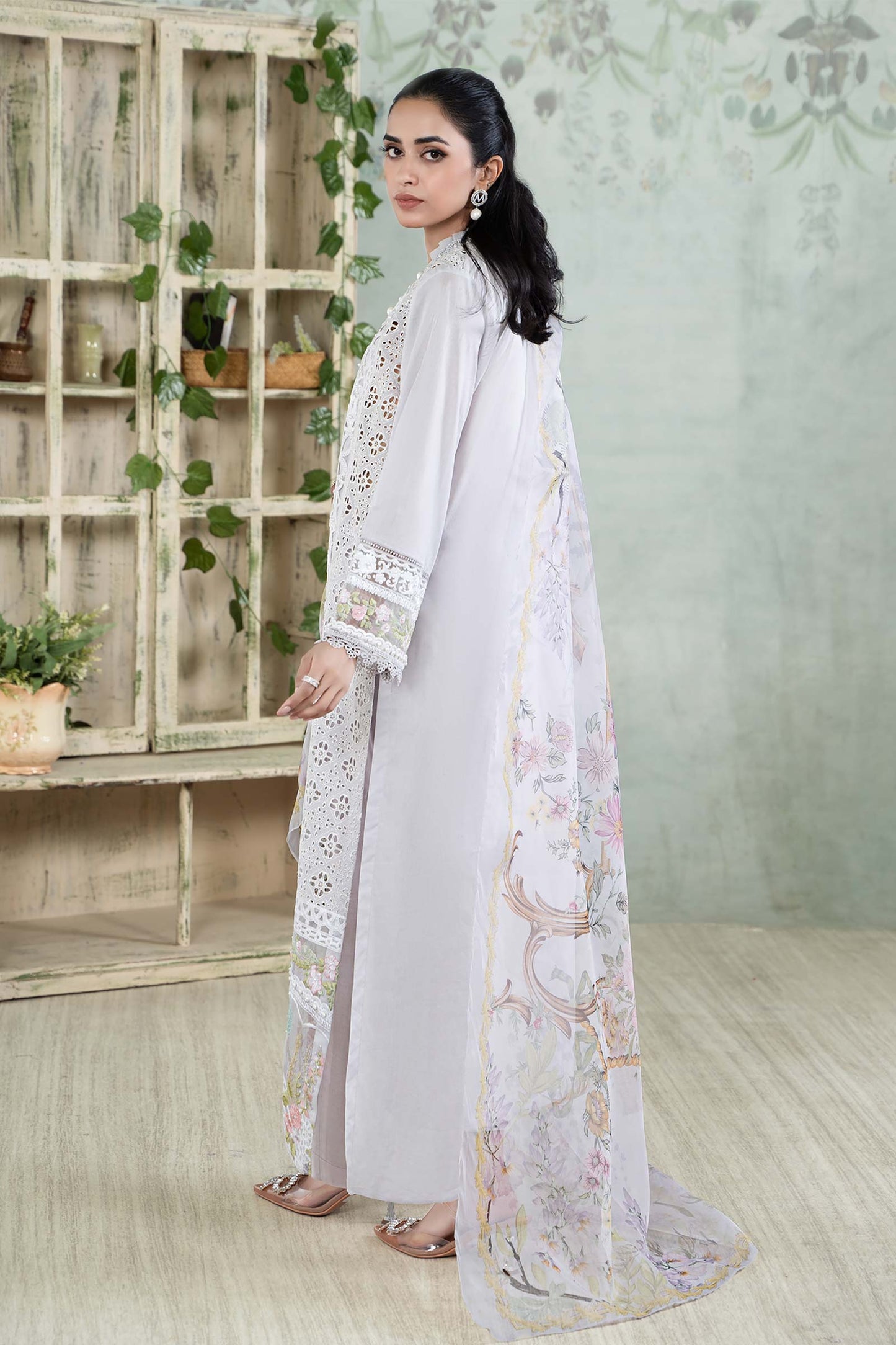 3 Piece Embroidered Lawn Suit