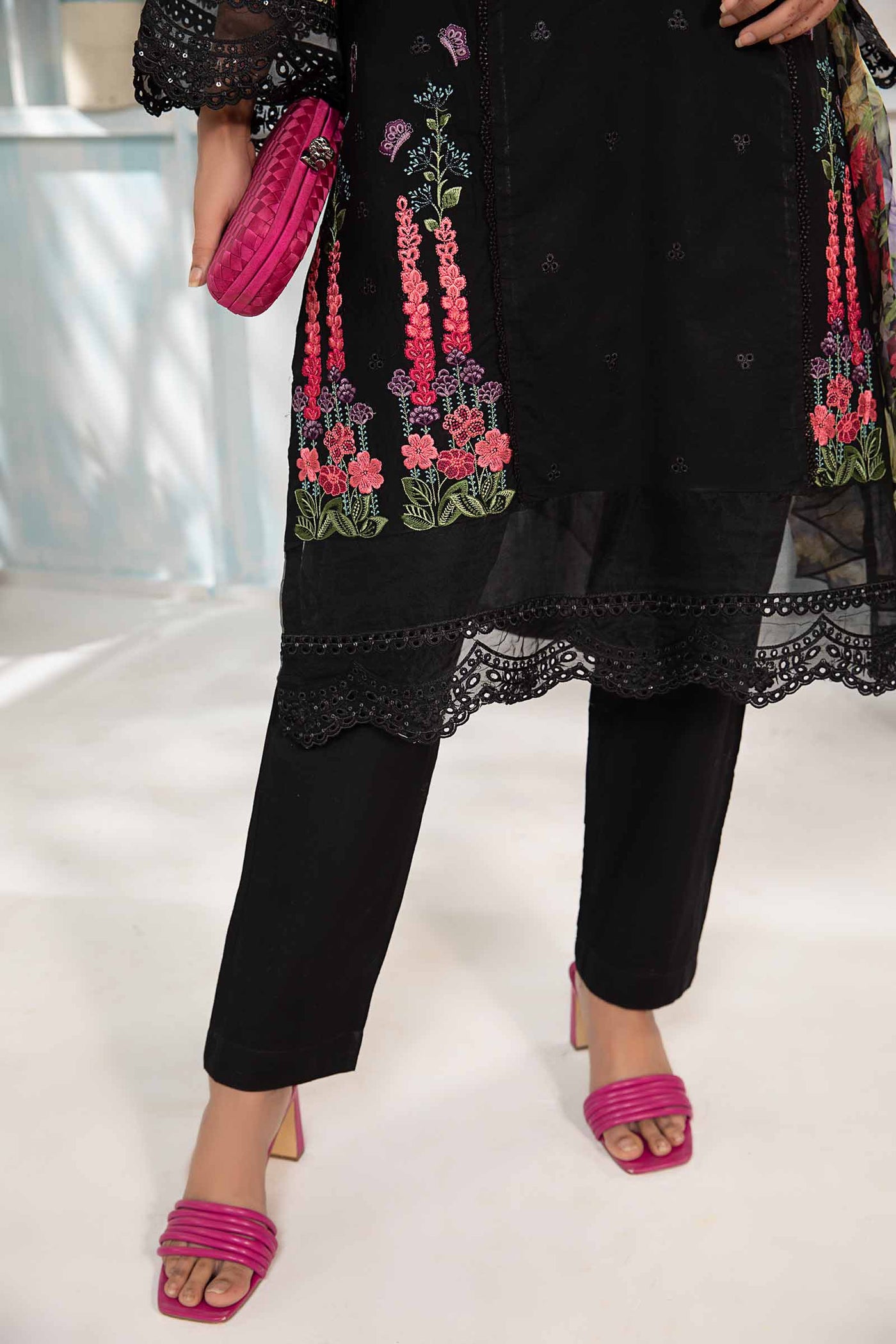 3 PIECE EMBROIDERED LAWN SUIT | DW-EA24-37