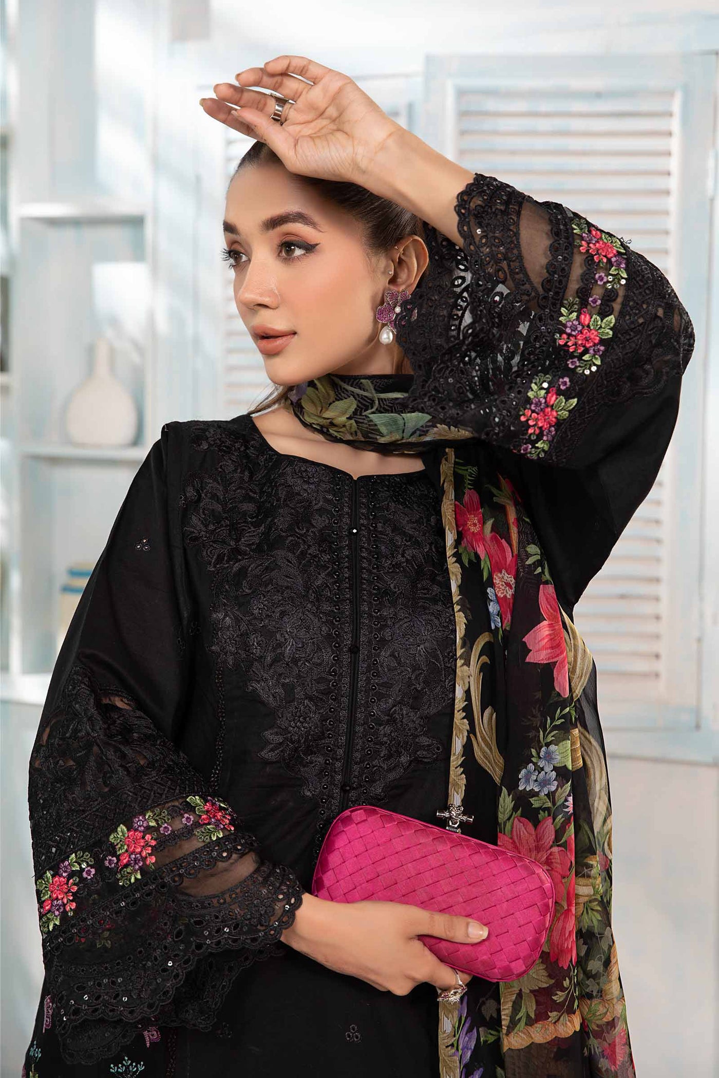 3 PIECE EMBROIDERED LAWN SUIT | DW-EA24-37