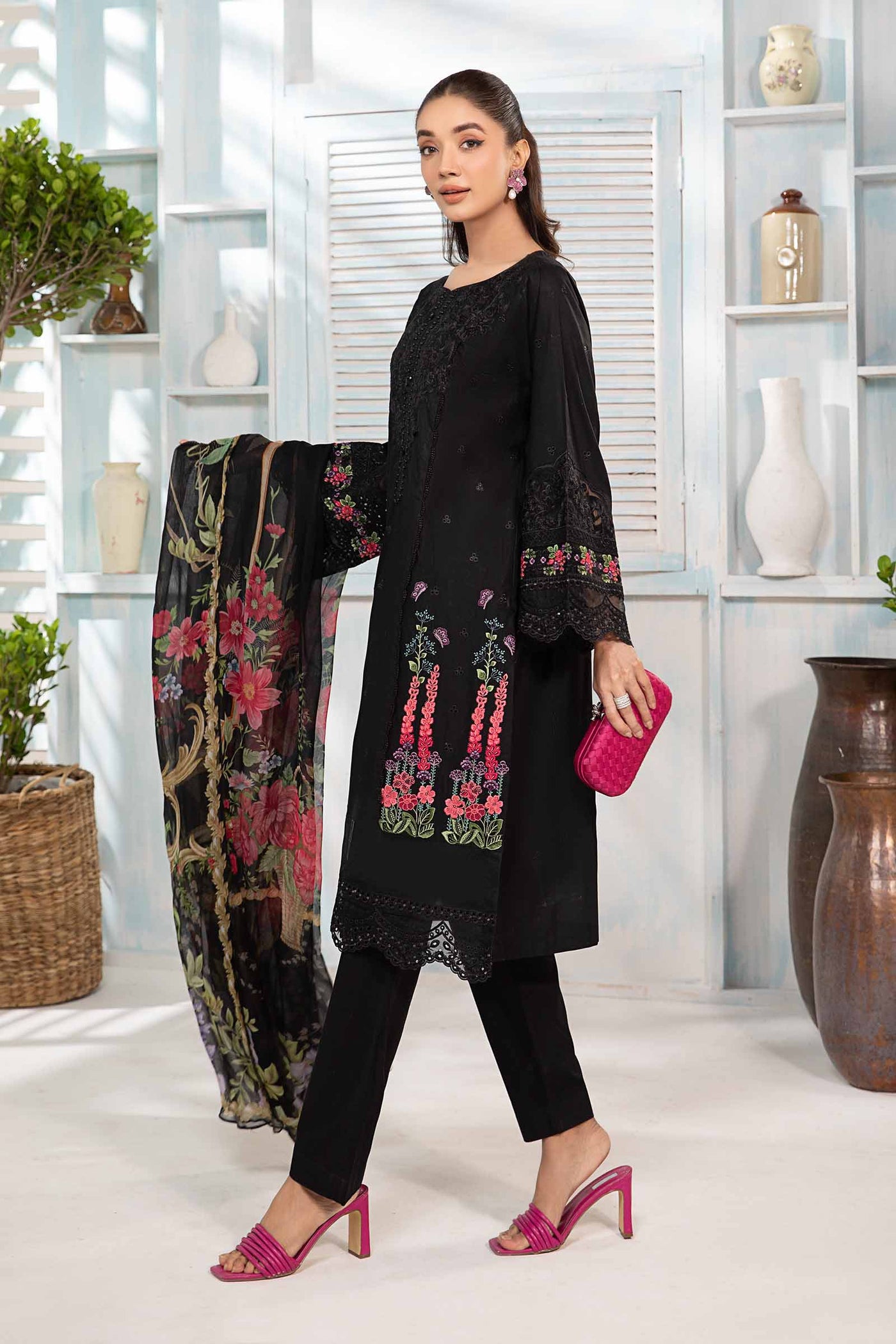 3 PIECE EMBROIDERED LAWN SUIT | DW-EA24-37