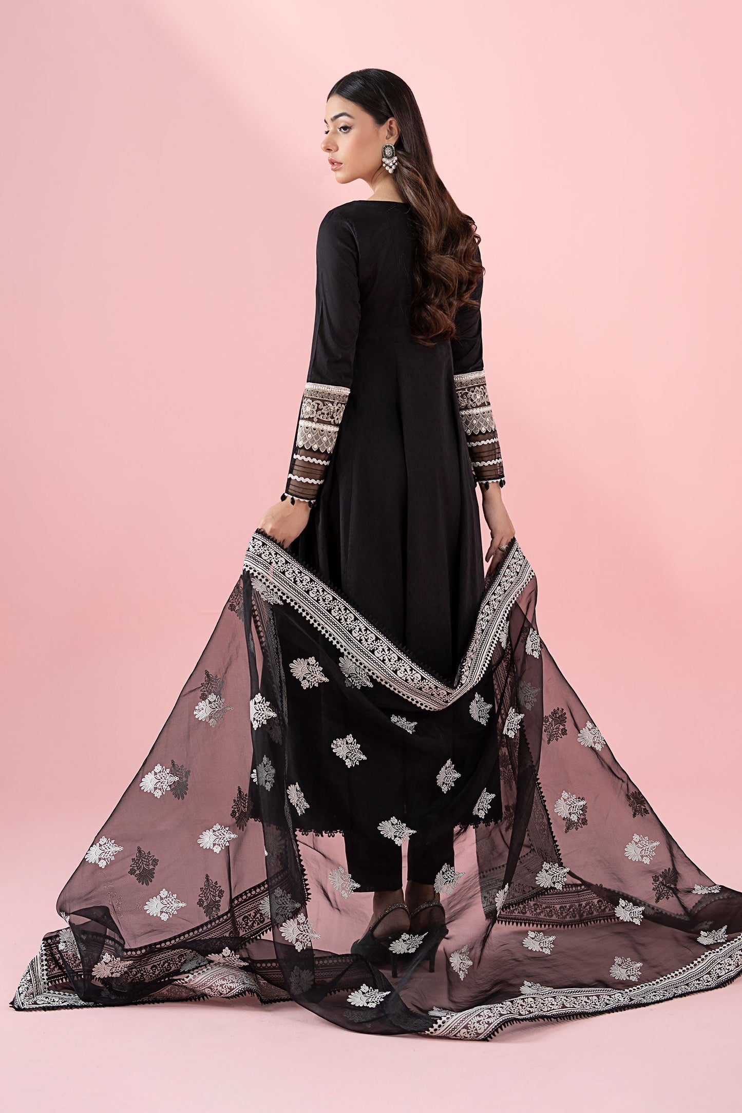 3 Piece Embroidered Lawn Suit
