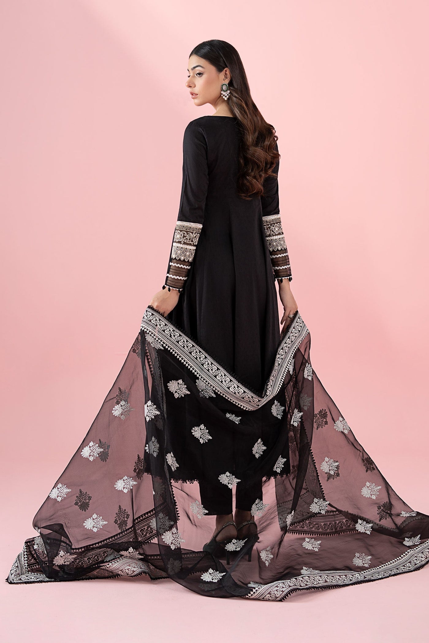 3 Piece Embroidered Lawn Suit |  DW-EA25-37