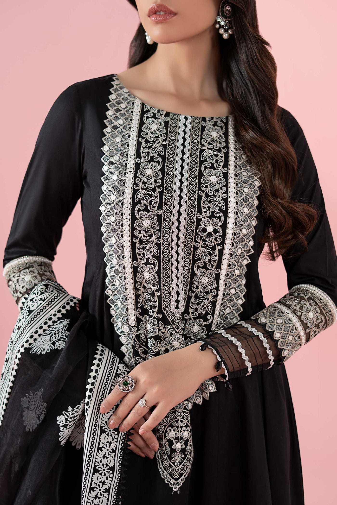 3 Piece Embroidered Lawn Suit |  DW-EA25-37