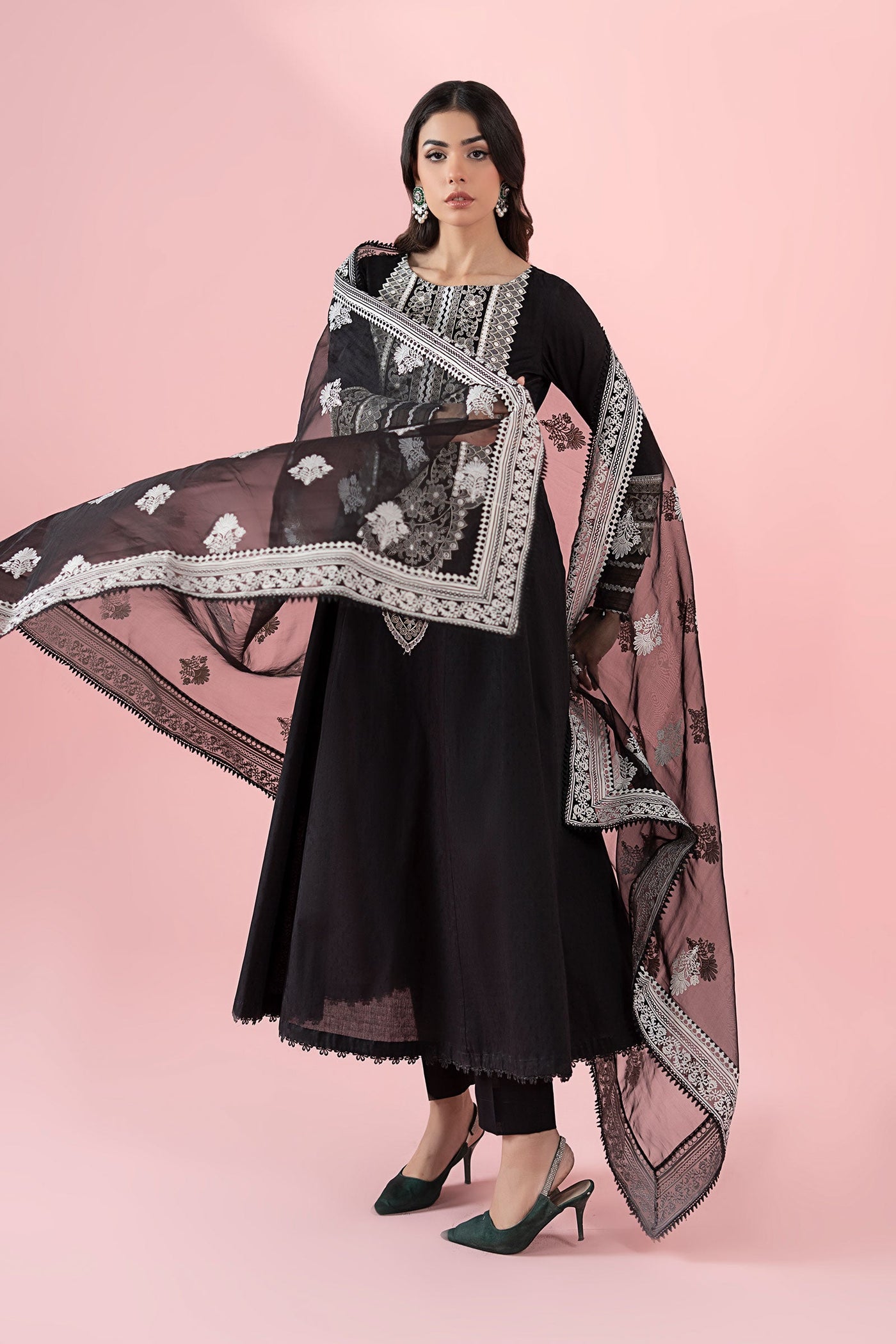 3 Piece Embroidered Lawn Suit |  DW-EA25-37