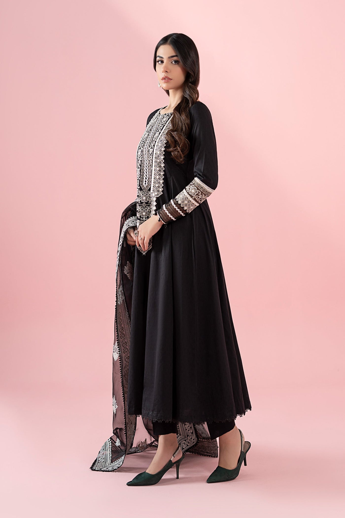 3 Piece Embroidered Lawn Suit |  DW-EA25-37