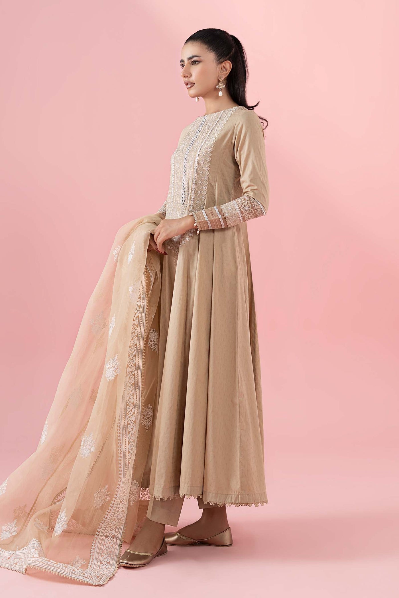 3 Piece Embroidered Lawn Suit |  DW-EA25-37